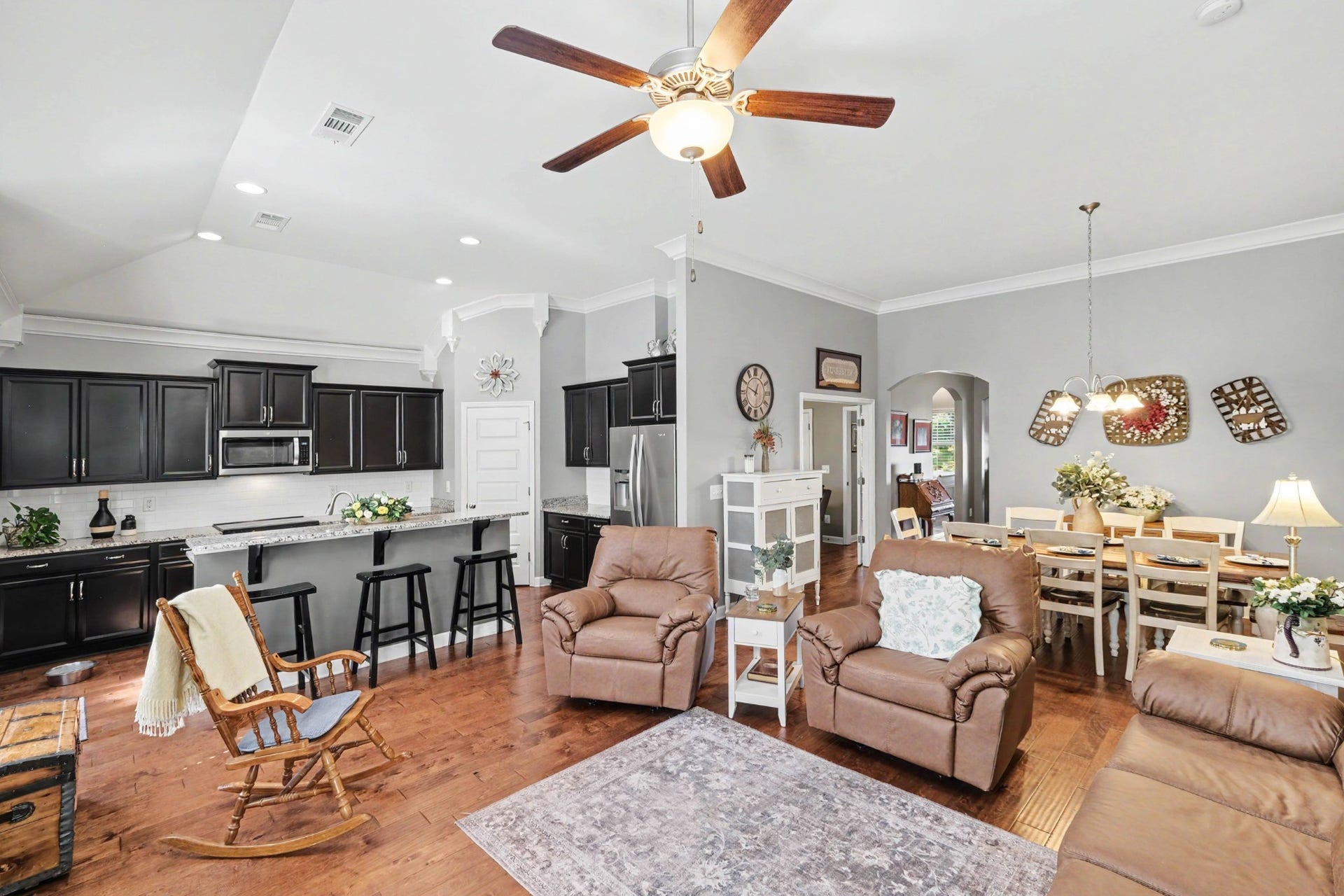 2700 Nottingham Dr, Columbia, TN 38401 2700 Nottingham Dr, Columbia, TN 38401