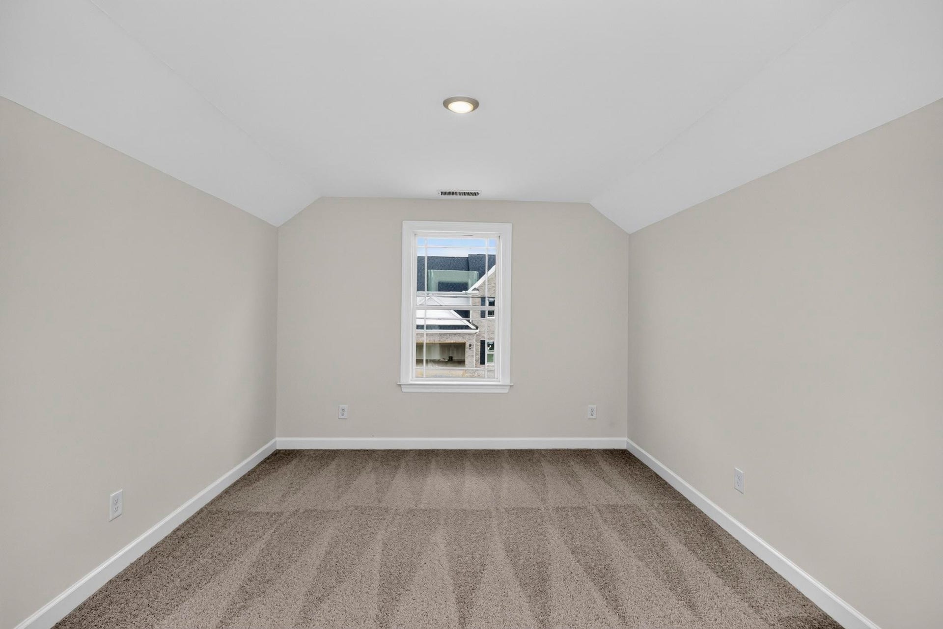 5016 Salient Dr, Spring Hill, TN 37174 5016 Salient Dr, Spring Hill, TN 37174