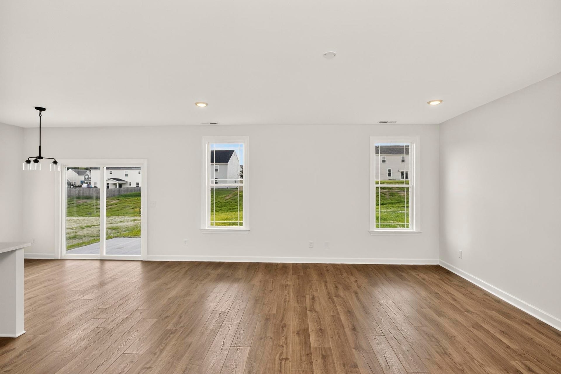 5016 Salient Dr, Spring Hill, TN 37174 5016 Salient Dr, Spring Hill, TN 37174