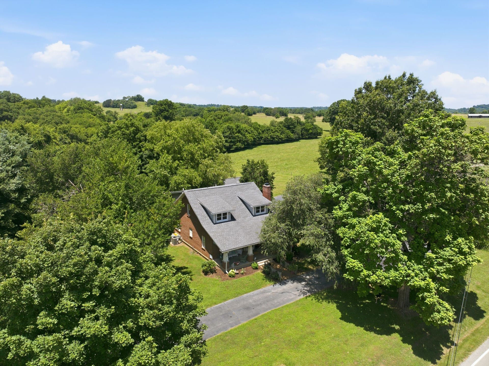 445 Carters Creek Pike, Columbia, TN 38401 445 Carters Creek Pike, Columbia, TN 38401