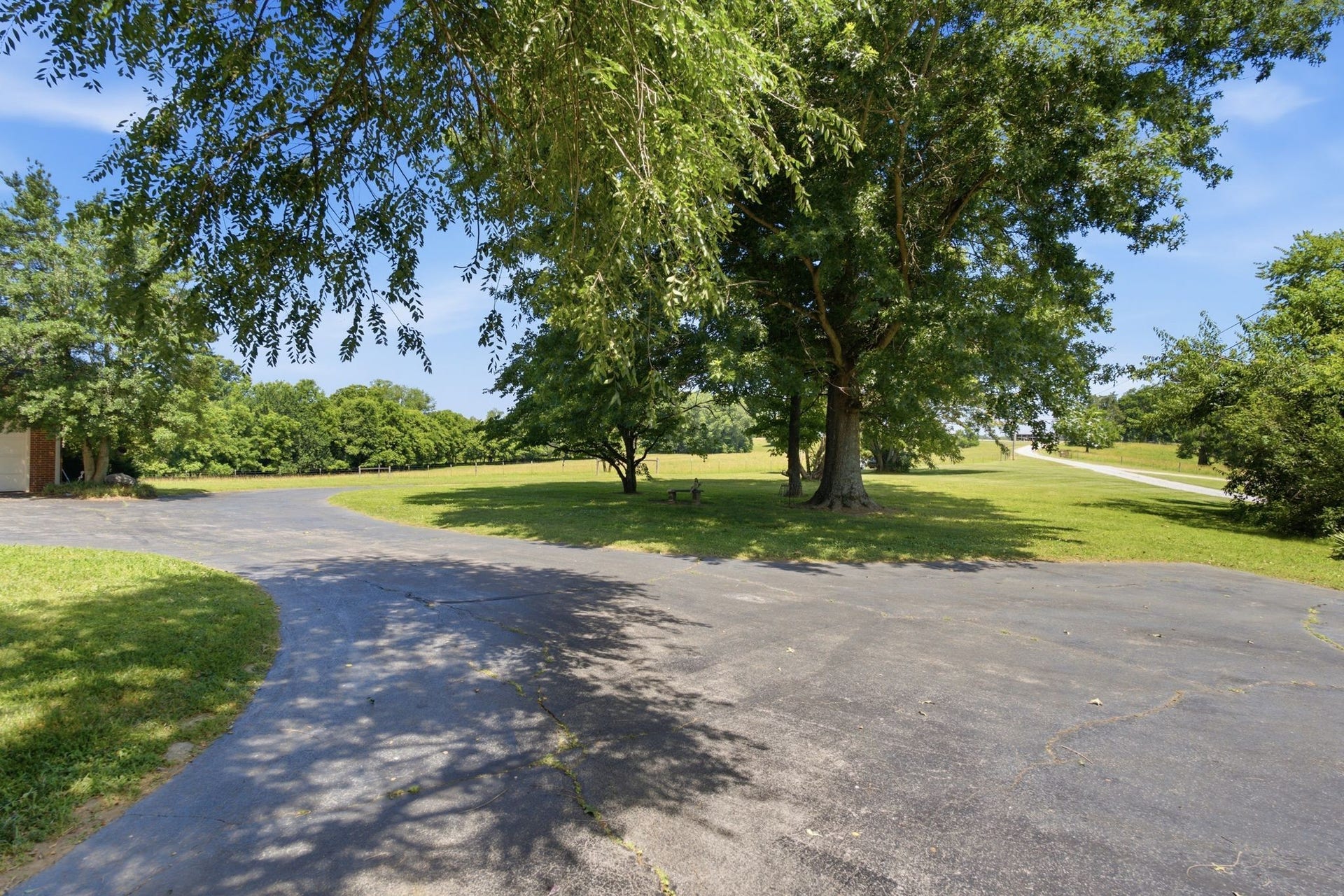 445 Carters Creek Pike, Columbia, TN 38401 445 Carters Creek Pike, Columbia, TN 38401