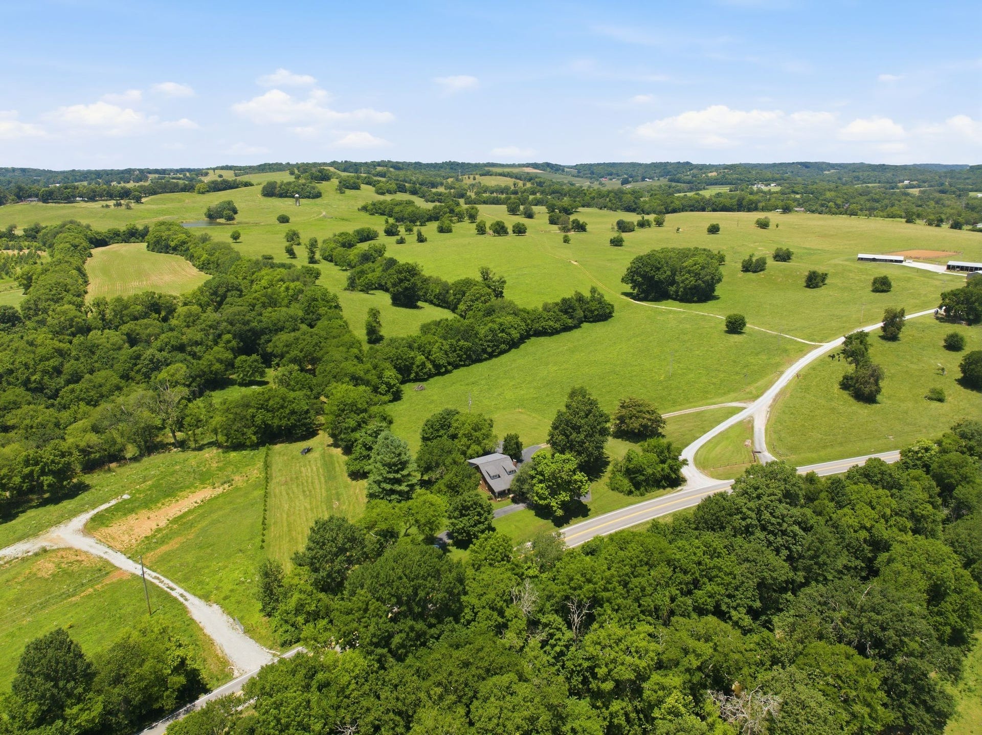 445 Carters Creek Pike, Columbia, TN 38401 445 Carters Creek Pike, Columbia, TN 38401