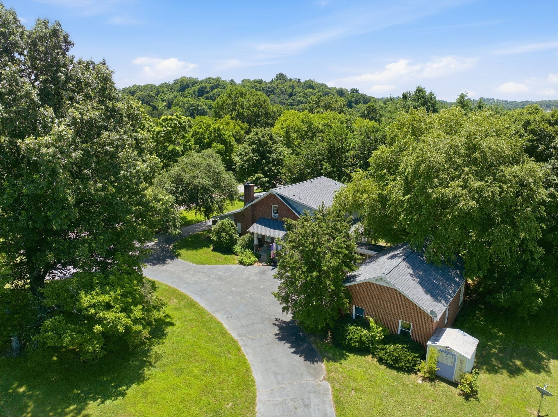445 Carters Creek Pike, Columbia, TN 38401 445 Carters Creek Pike, Columbia, TN 38401