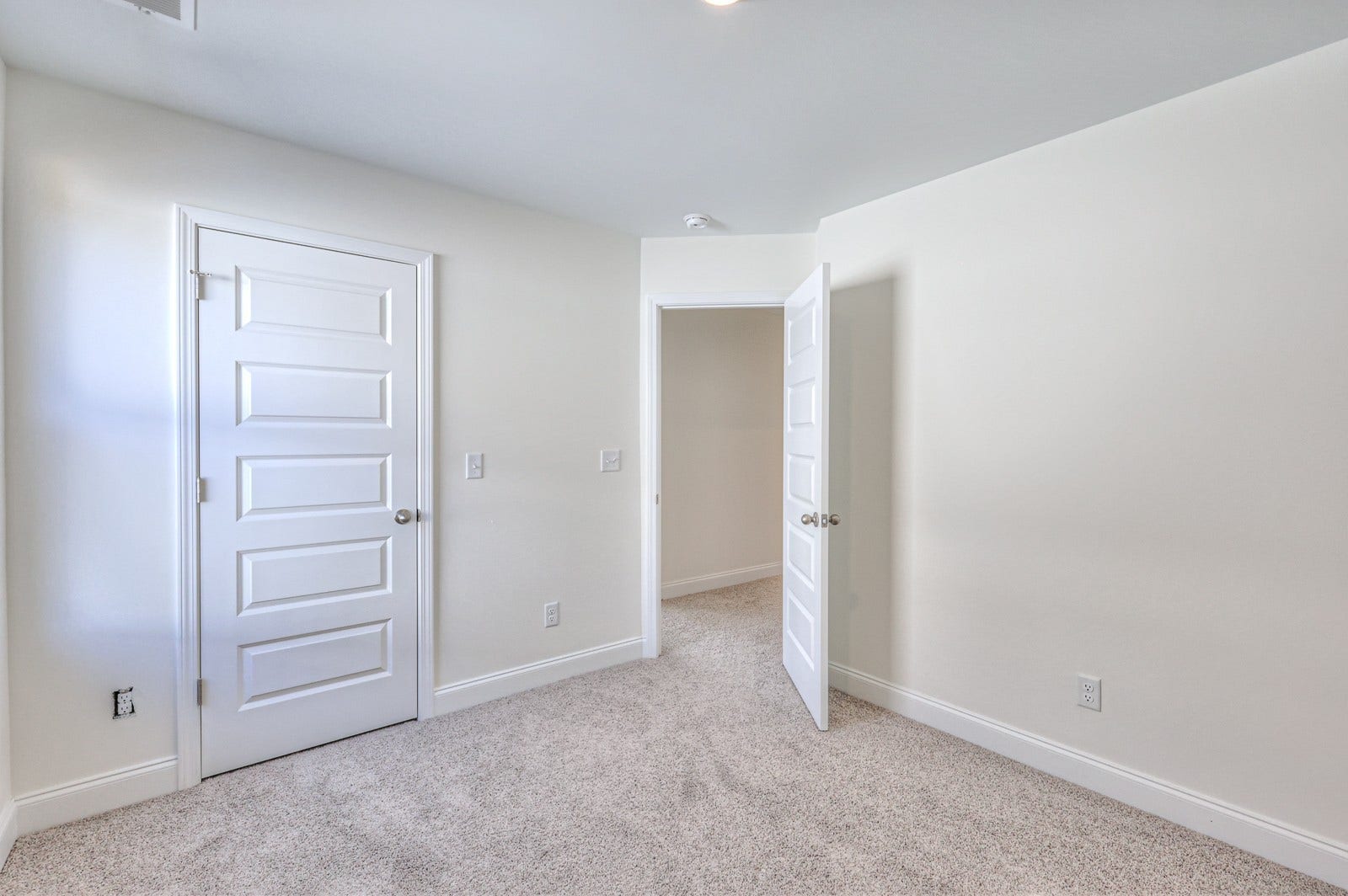 2019 Bennett Creek Dr, Columbia, TN 38401 Picture is of the same floor plan in a completed home, selections may vary.