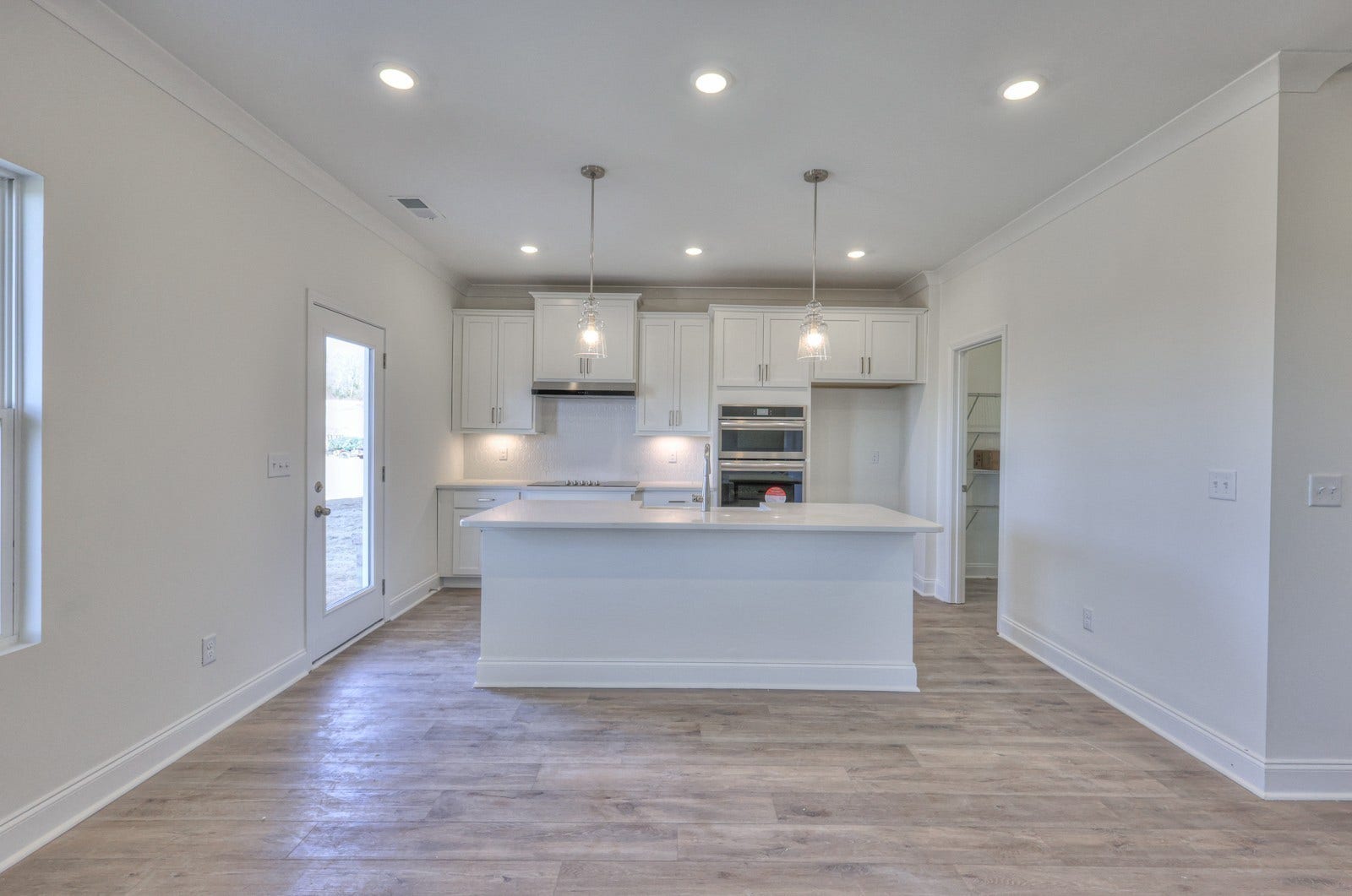 2019 Bennett Creek Dr, Columbia, TN 38401 Picture is of the same floor plan in a completed home, selections may vary.