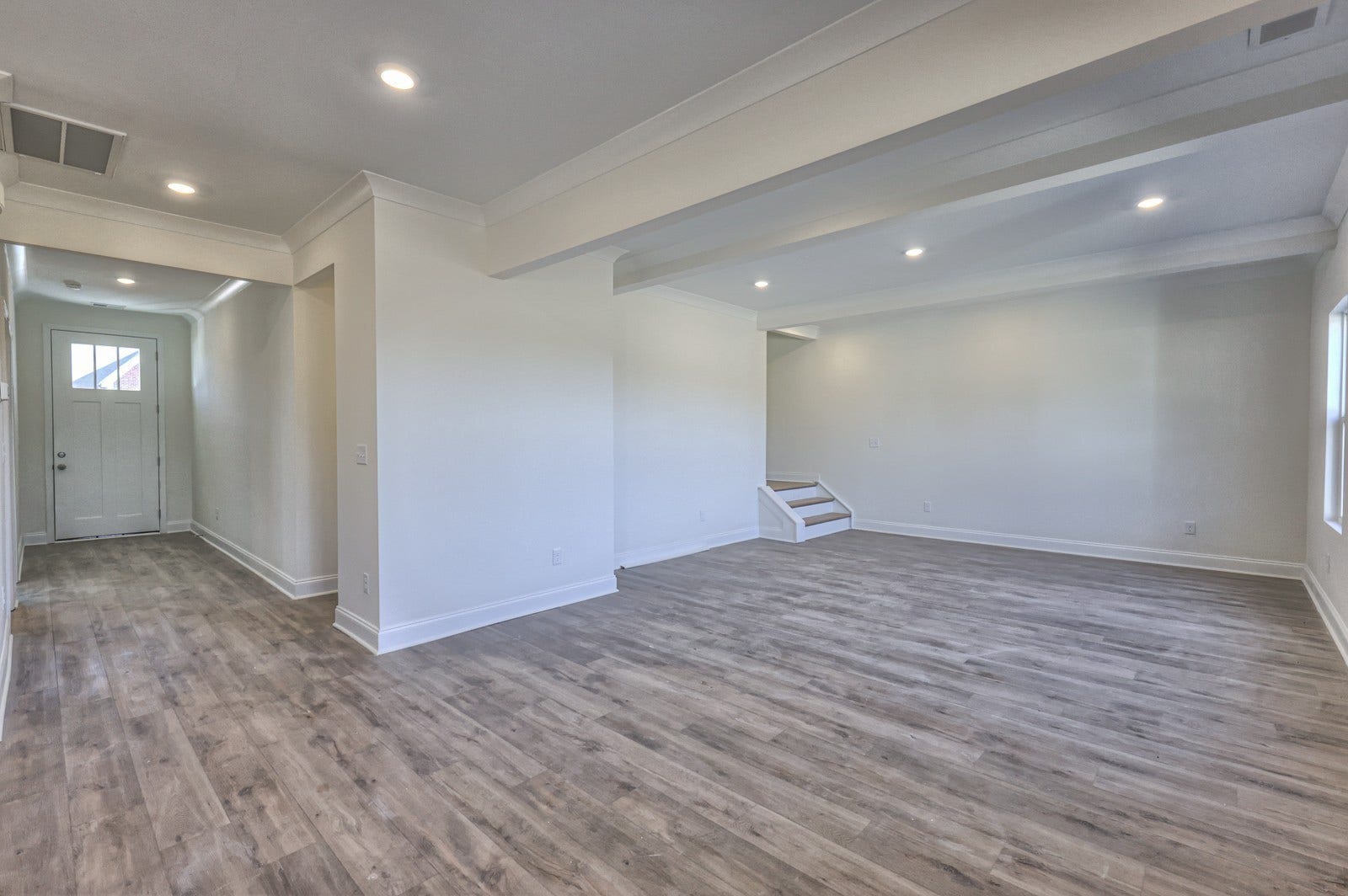 2019 Bennett Creek Dr, Columbia, TN 38401 Picture is of the same floor plan in a completed home, selections may vary.