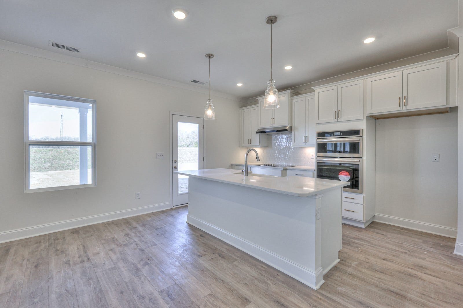 2019 Bennett Creek Dr, Columbia, TN 38401 Picture is of the same floor plan in a completed home, selections may vary.