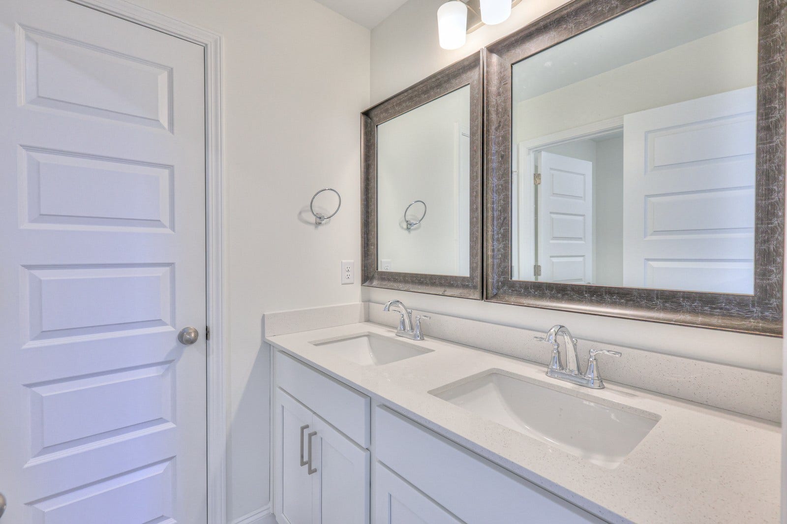 2019 Bennett Creek Dr, Columbia, TN 38401 Picture is of the same floor plan in a completed home, selections may vary.