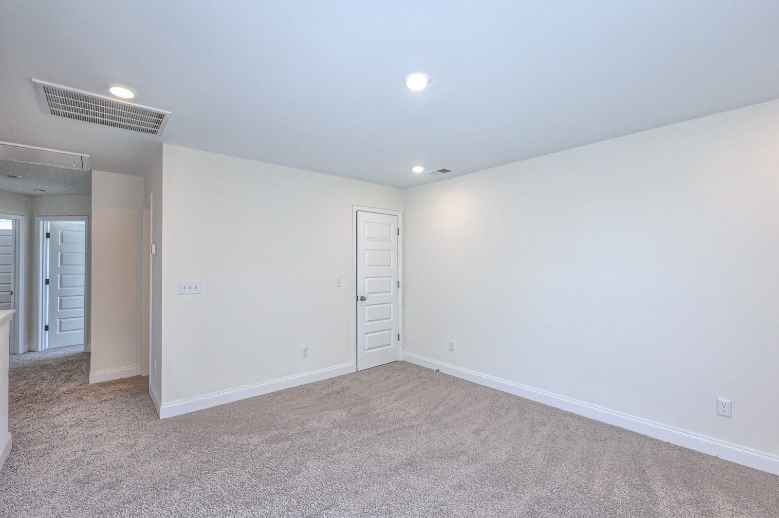 1032 Bluestem Rd, Columbia, TN 38401 Picture is of the same floor plan in a completed home, selections may vary.