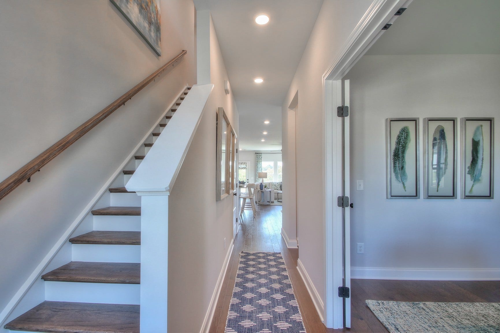 2009 Bennett Creek Dr, Columbia, TN 38401 All photos are of likeness taken from model home; colors and finishes will vary.