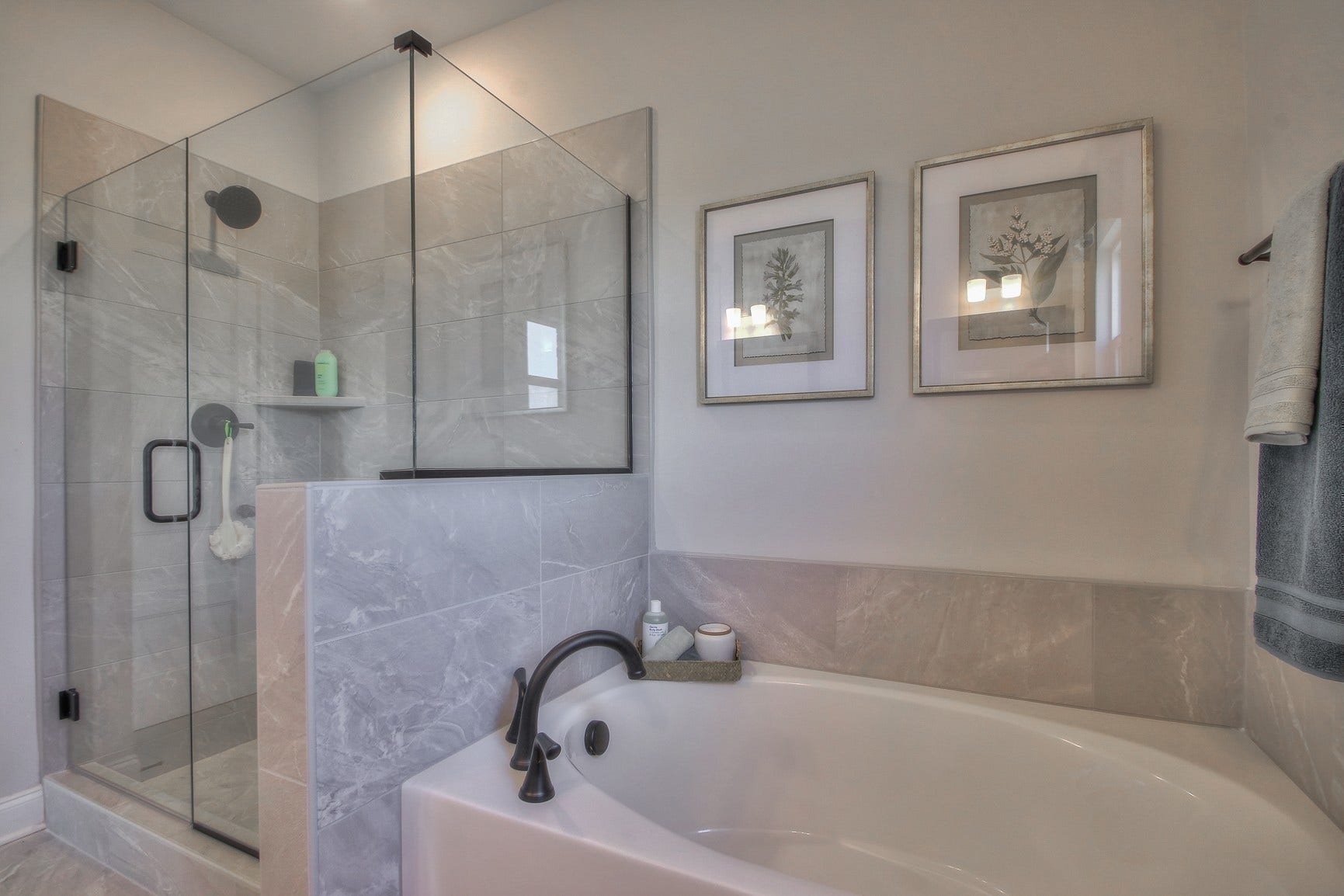 2312 Mary Lou Way, Columbia, TN 38401 All photos are of likeness taken from model home; colors and finishes will vary.