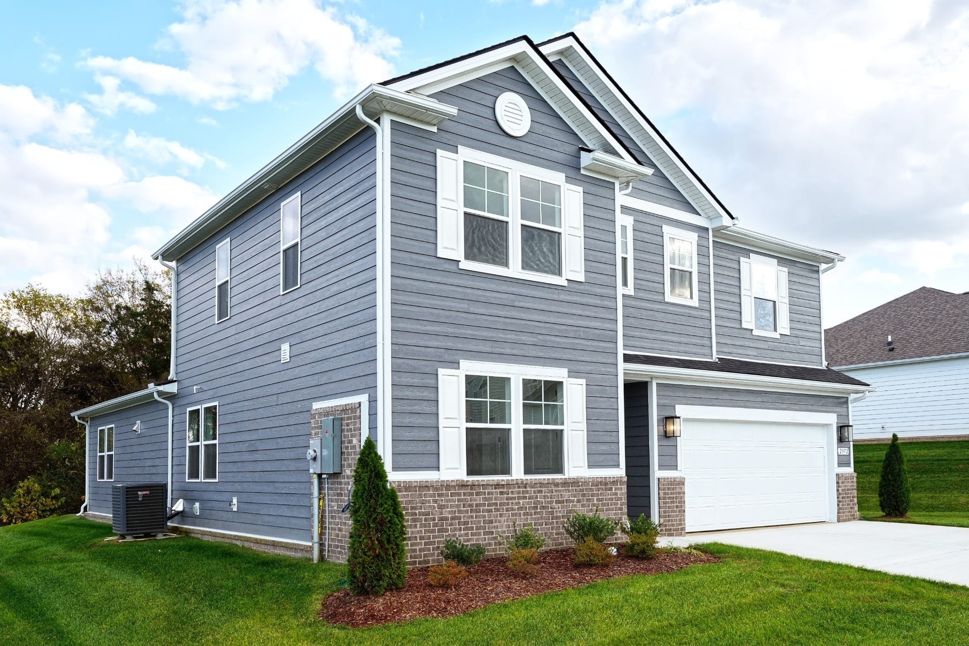 2372 Williamsport Landing, Columbia, TN 38401 EXTRA LONG DRIVEWAY