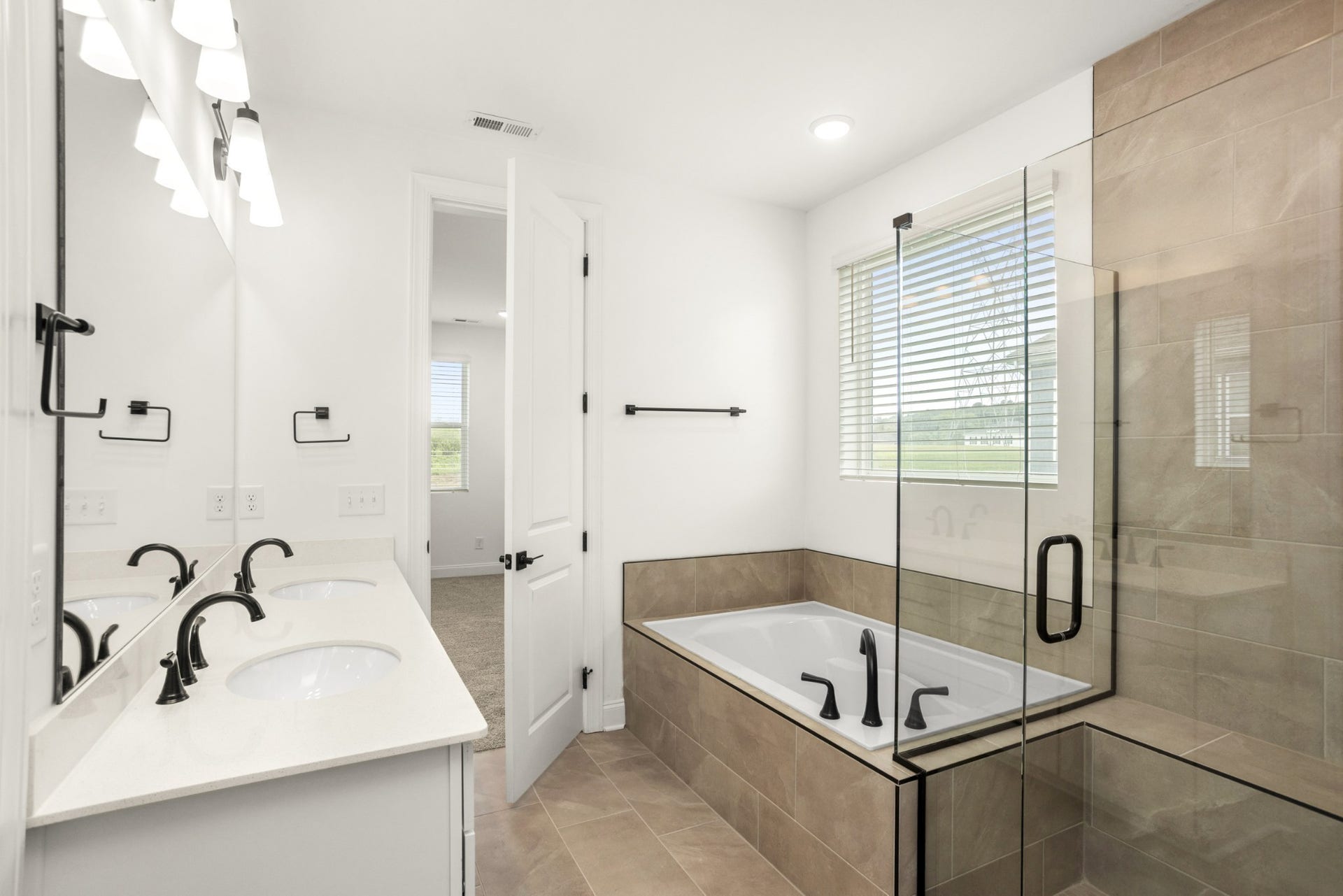 2319 Williamsport Landing, Columbia, TN 38401 Primary Bath