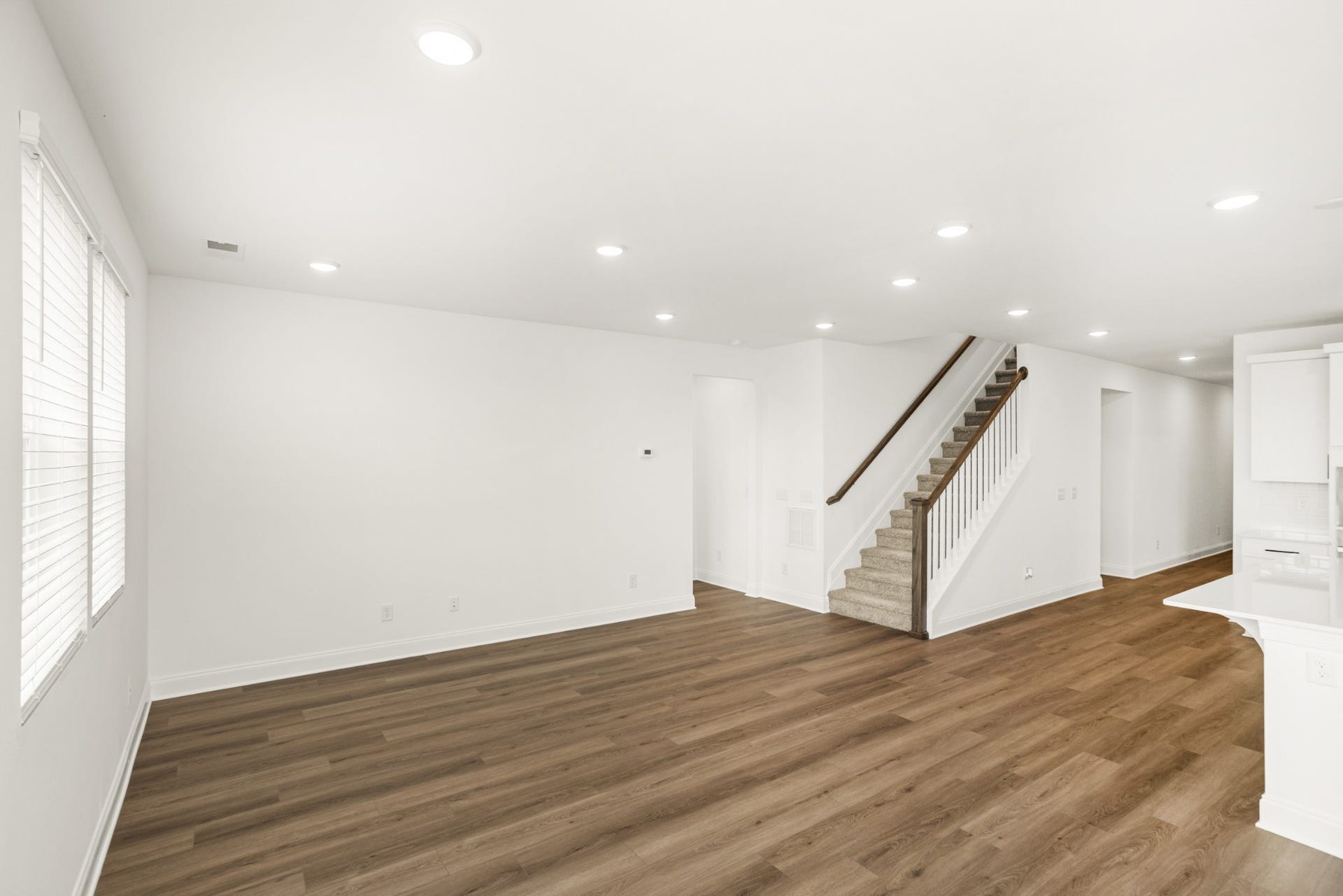2319 Williamsport Landing, Columbia, TN 38401 1st floor family area