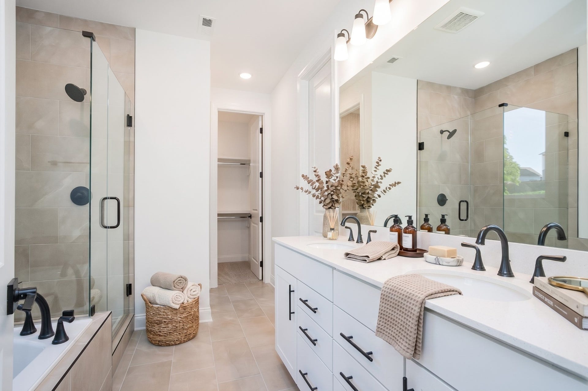 2319 Williamsport Landing, Columbia, TN 38401 Virtually Staged Primary Bath