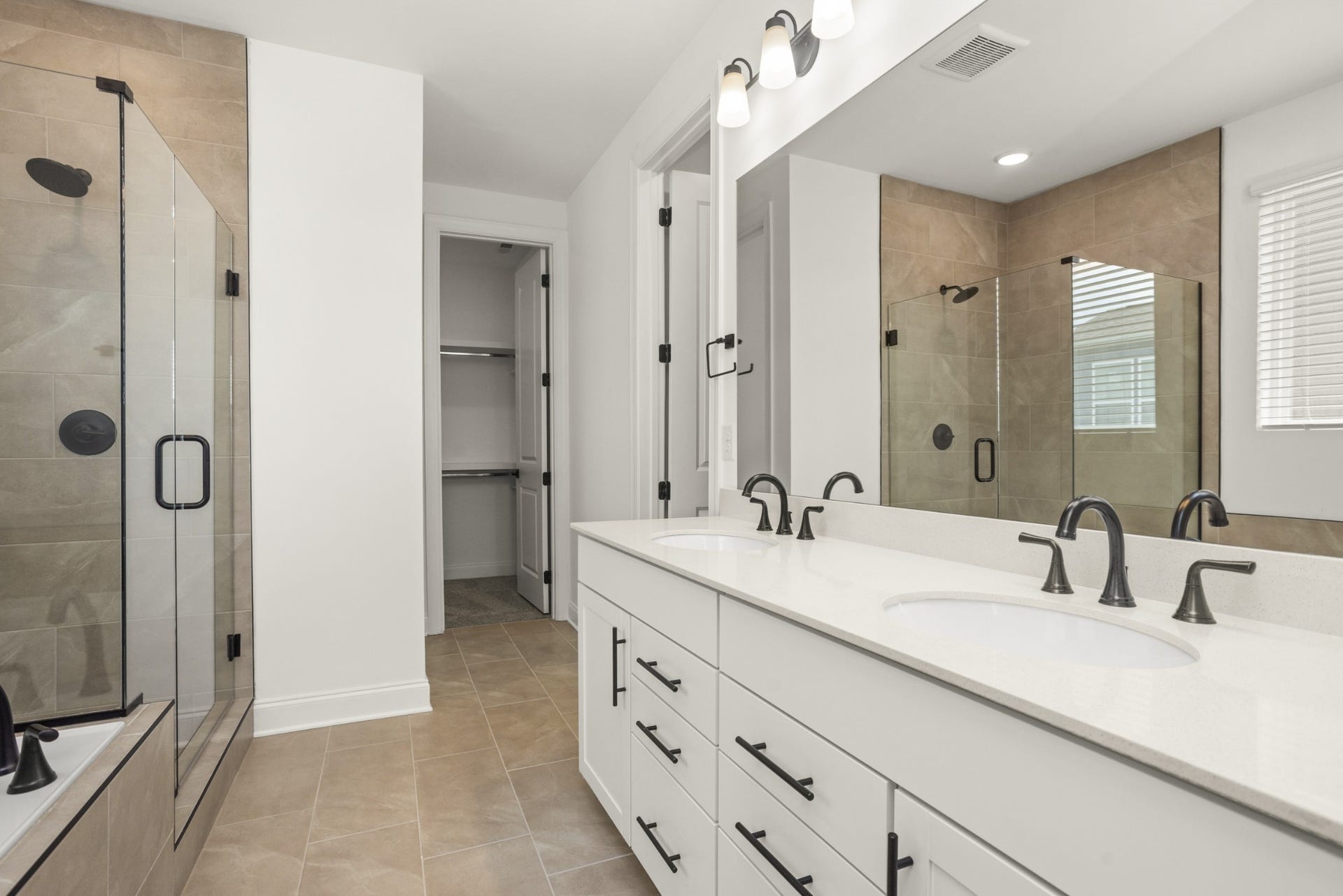2319 Williamsport Landing, Columbia, TN 38401 Primary Bathroom