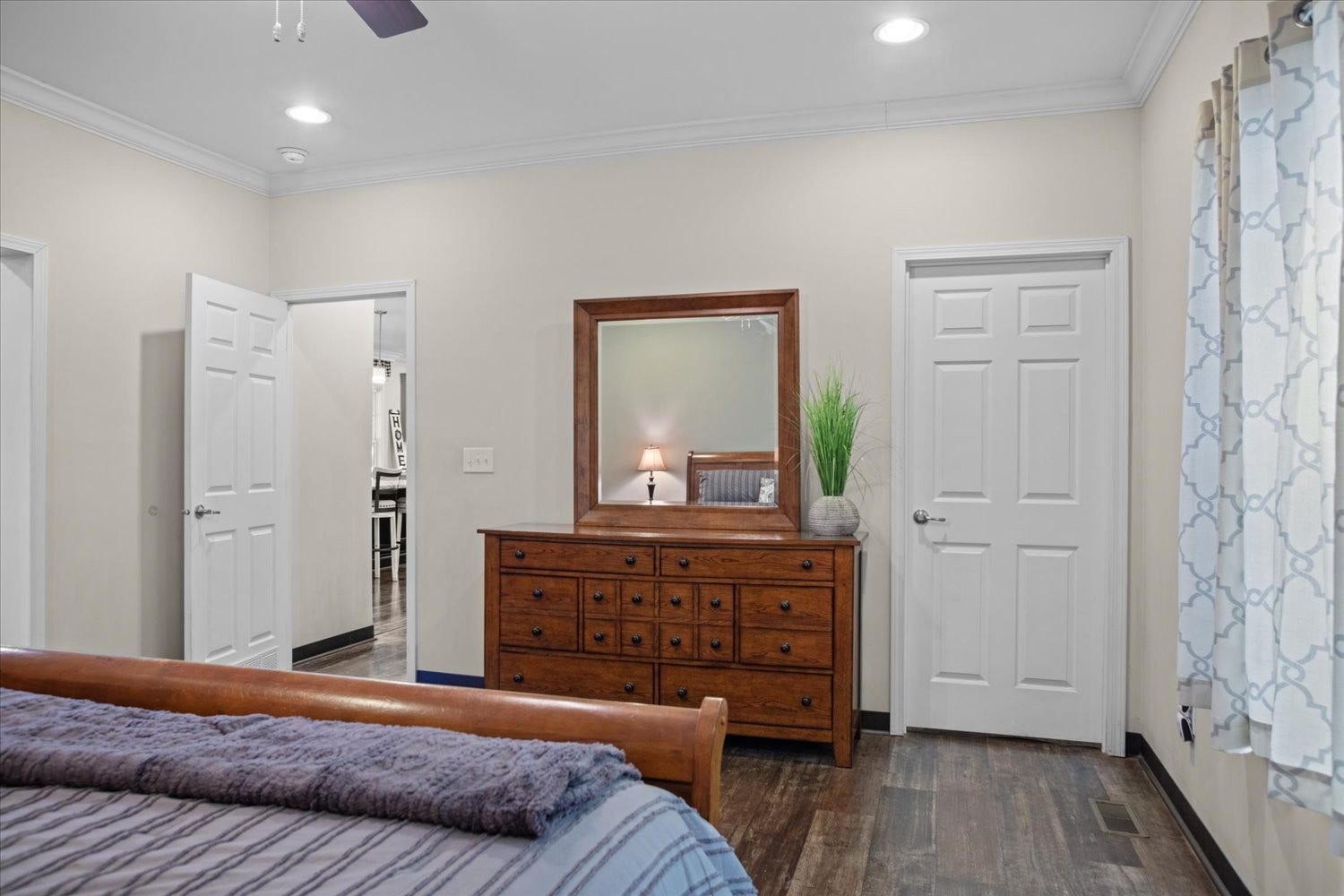 Lots of walk-in closet space