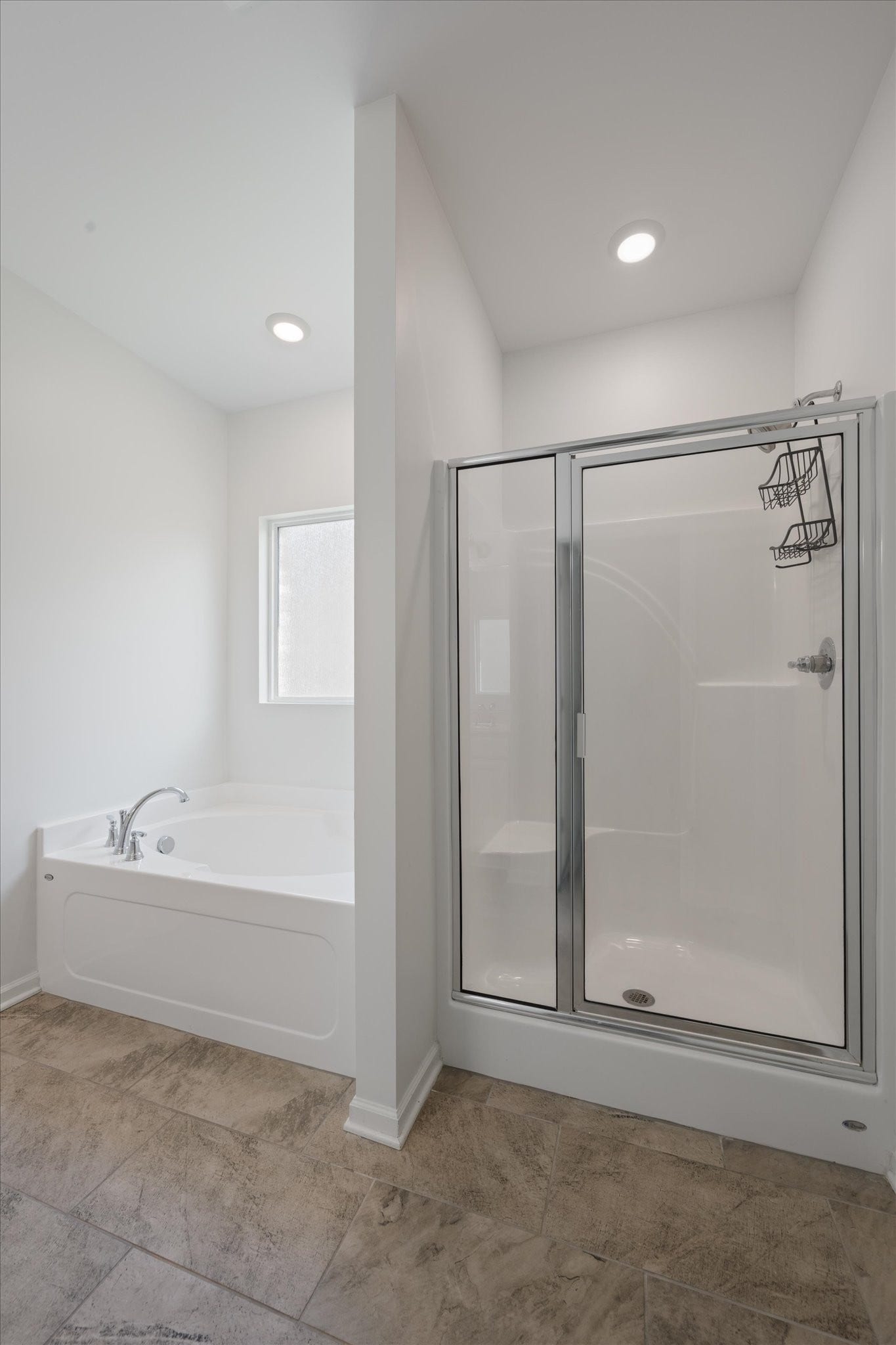 209 Thorpe Dr, Spring Hill, TN 37174 Owner's ensuite bath