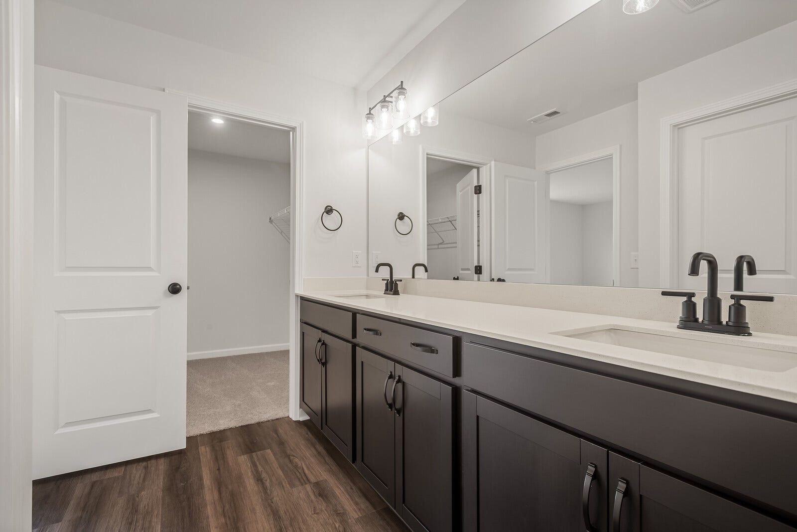 2314 Juneau Lane, Columbia, TN 38401 Photos are for informational purposes only and are from complete homes with similar features, finishes and designs. Please contact agent for more details on this specific home.