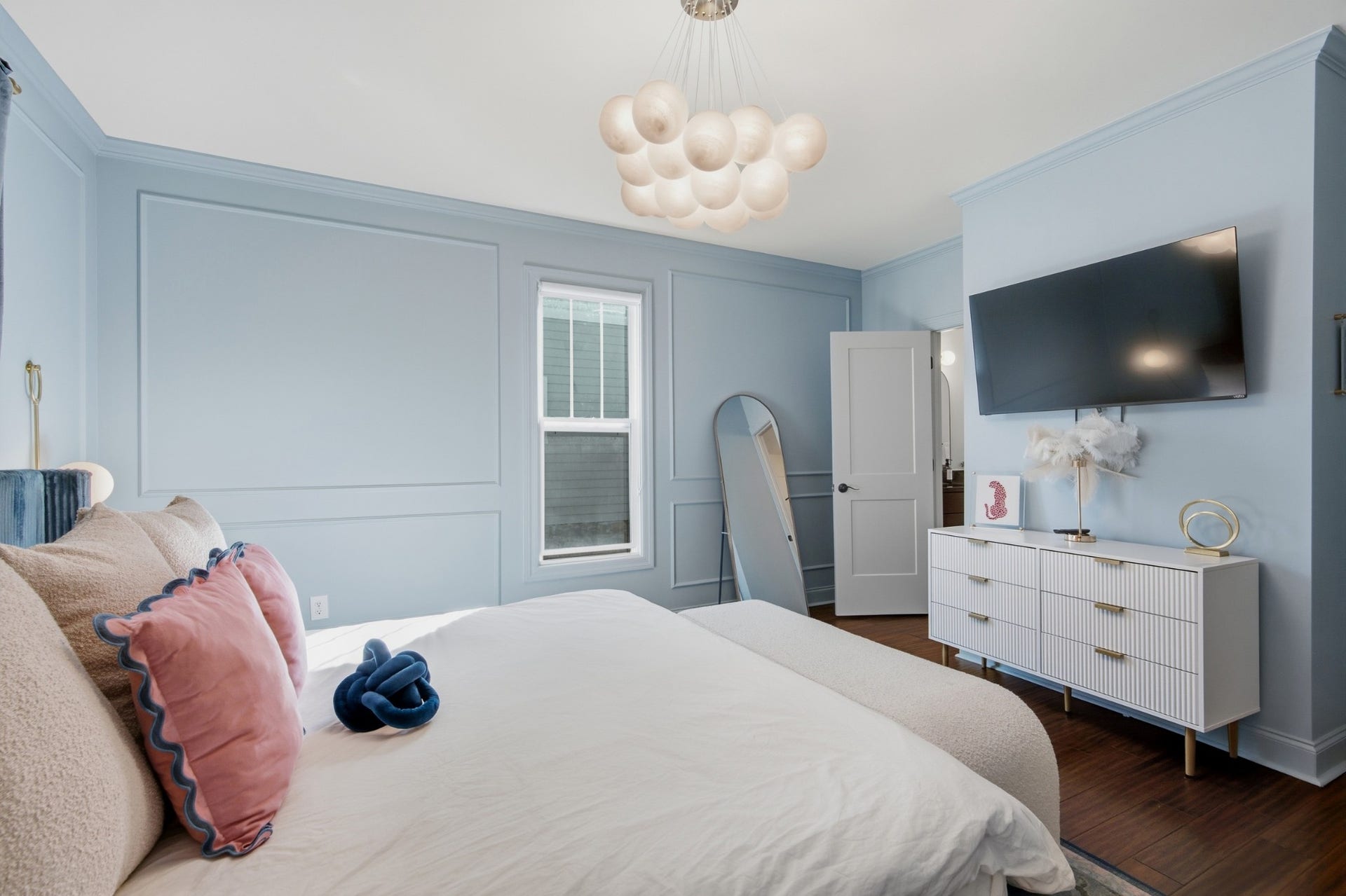 Rounding out the suite, a luxurious private bath and walk-in closet bring comfort and function together.