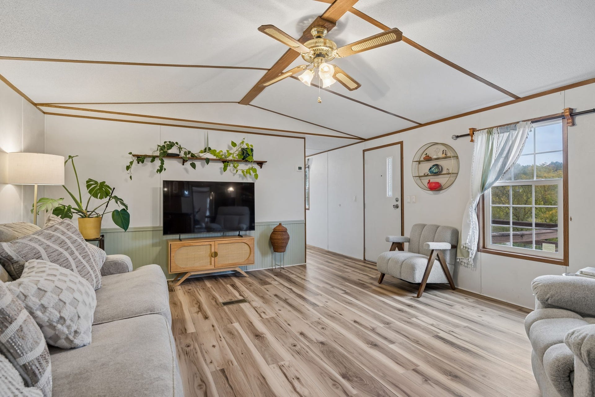 1687 Columbia Rock Rd, Columbia, TN 38401 1687 Columbia Rock Rd, Columbia, TN 38401