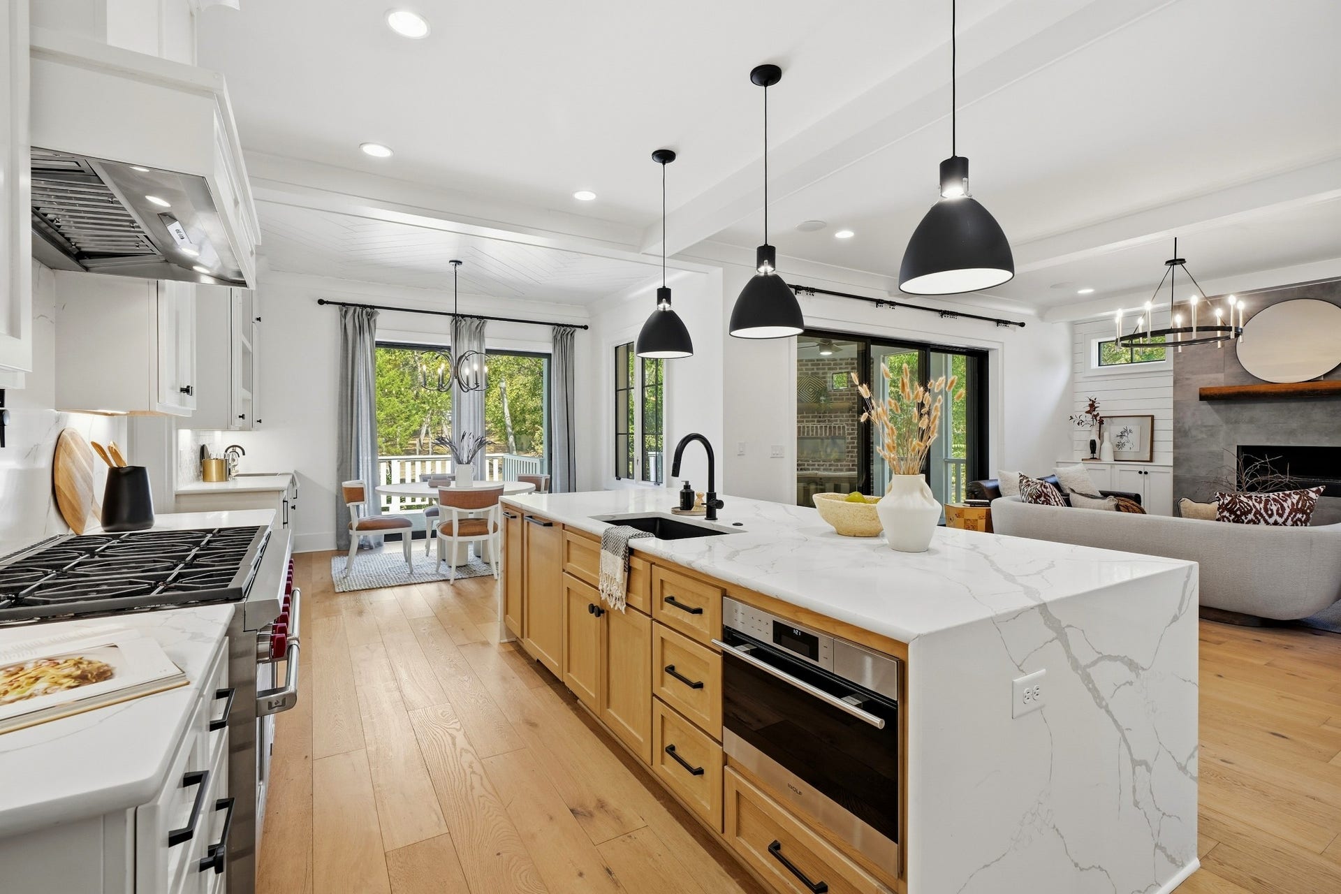 864 Battery Ln, Nashville, TN 37220 864 Battery Ln, Nashville, TN 37220