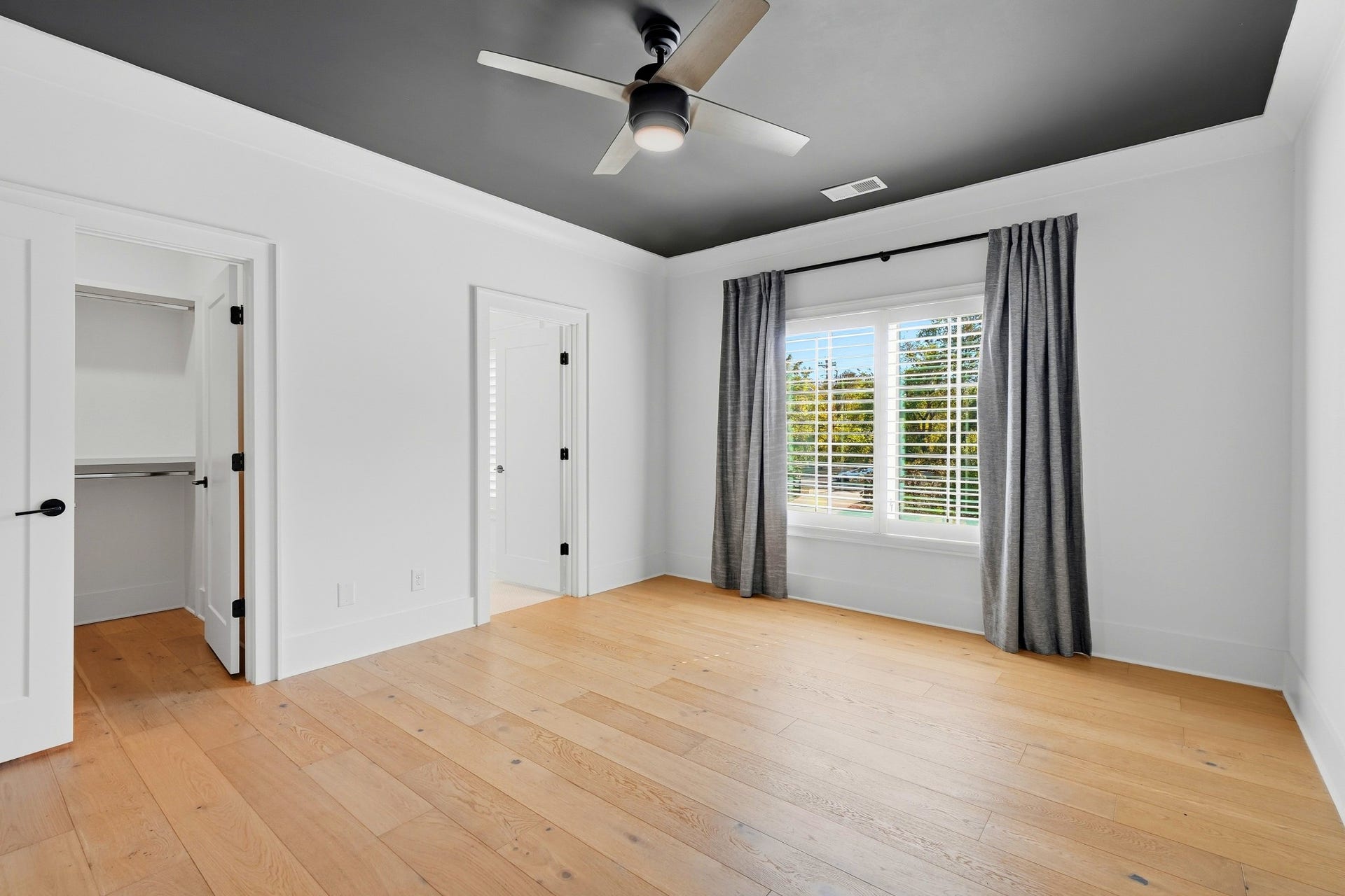 864 Battery Ln, Nashville, TN 37220 864 Battery Ln, Nashville, TN 37220
