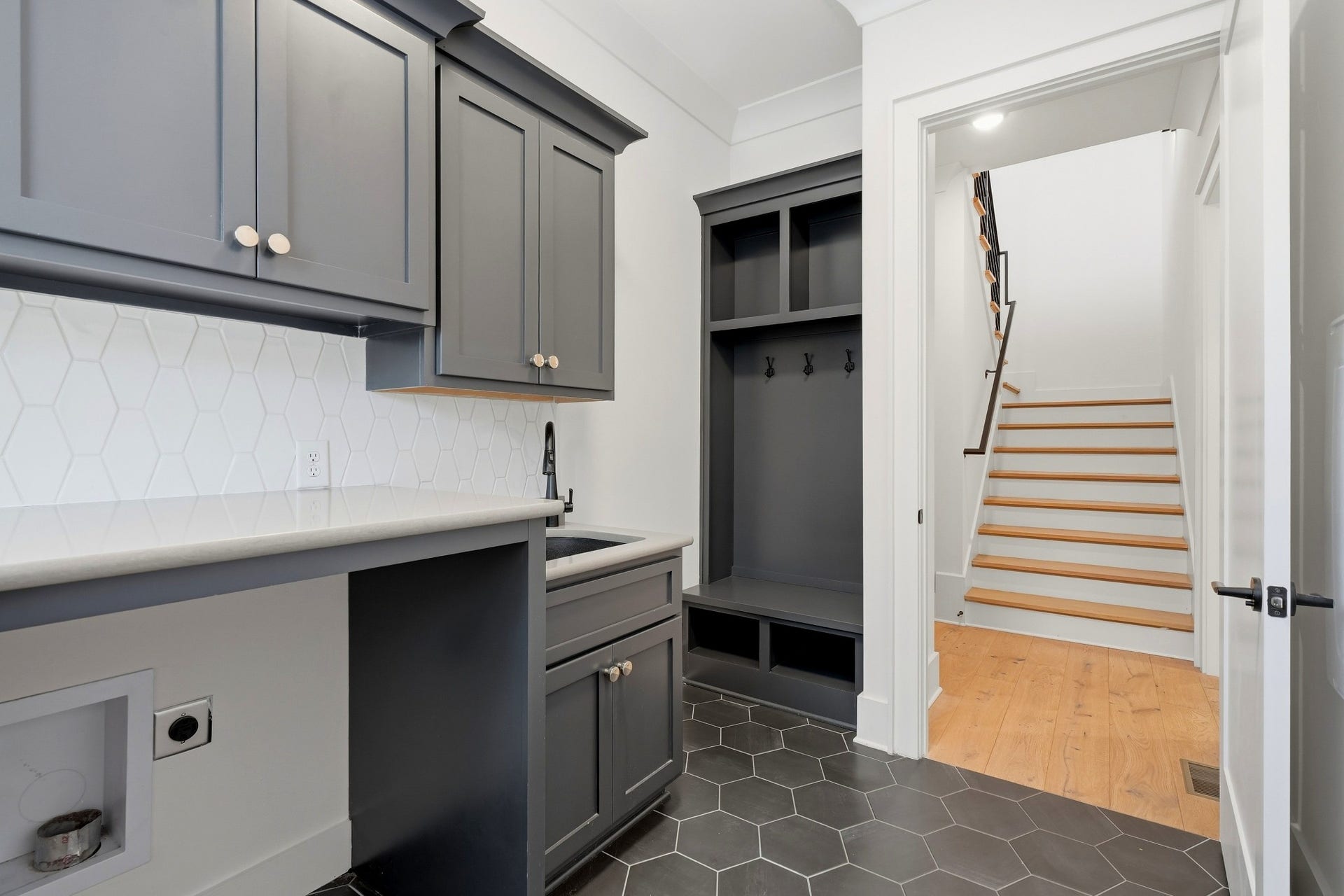 864 Battery Ln, Nashville, TN 37220 864 Battery Ln, Nashville, TN 37220