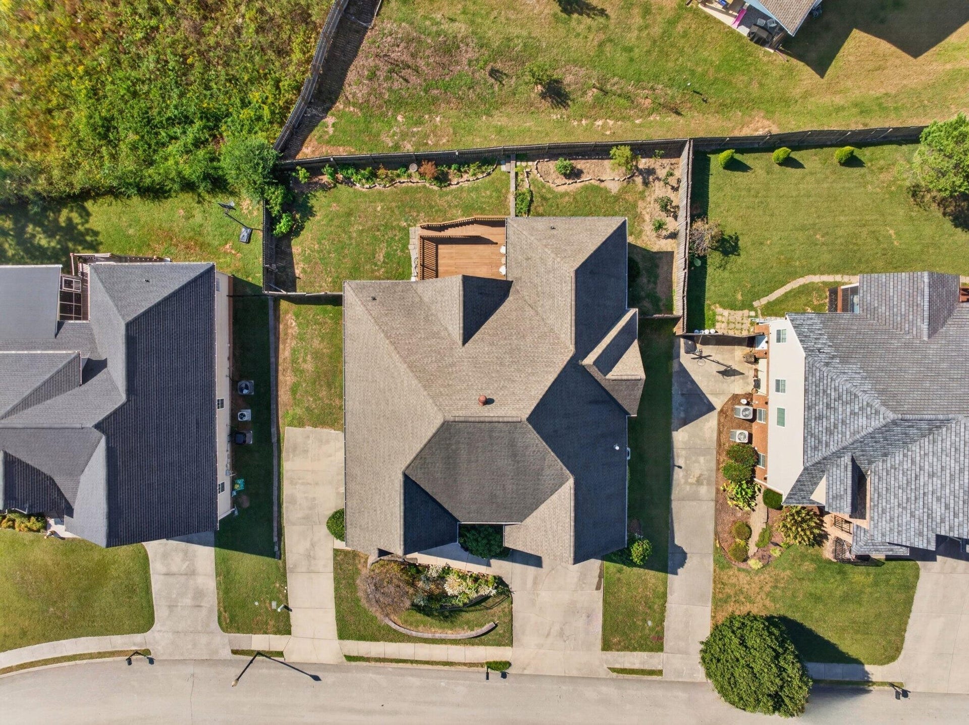 9647 Wiltshire Drive, Ooltewah, TN 37363 9647 Wiltshire Drive, Ooltewah, TN 37363