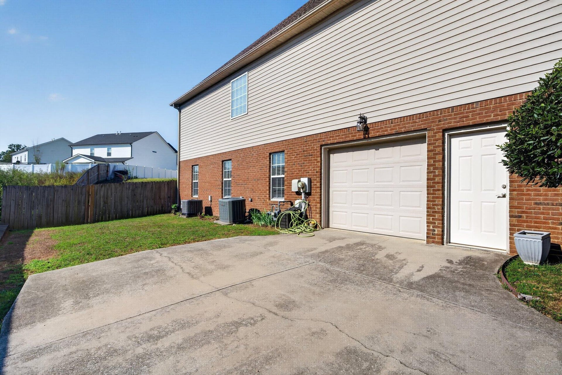 9647 Wiltshire Drive, Ooltewah, TN 37363 9647 Wiltshire Drive, Ooltewah, TN 37363