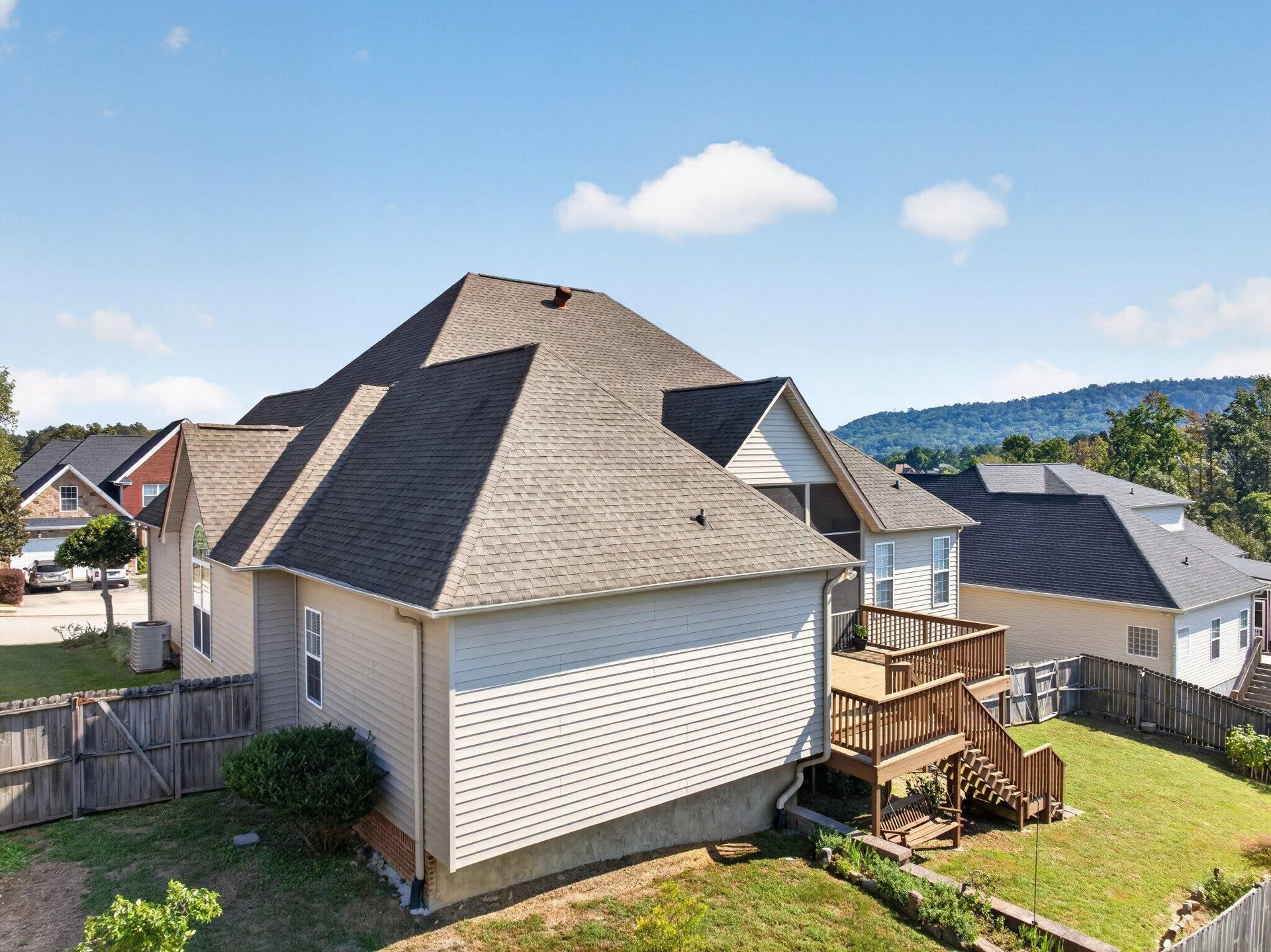 9647 Wiltshire Drive, Ooltewah, TN 37363 9647 Wiltshire Drive, Ooltewah, TN 37363