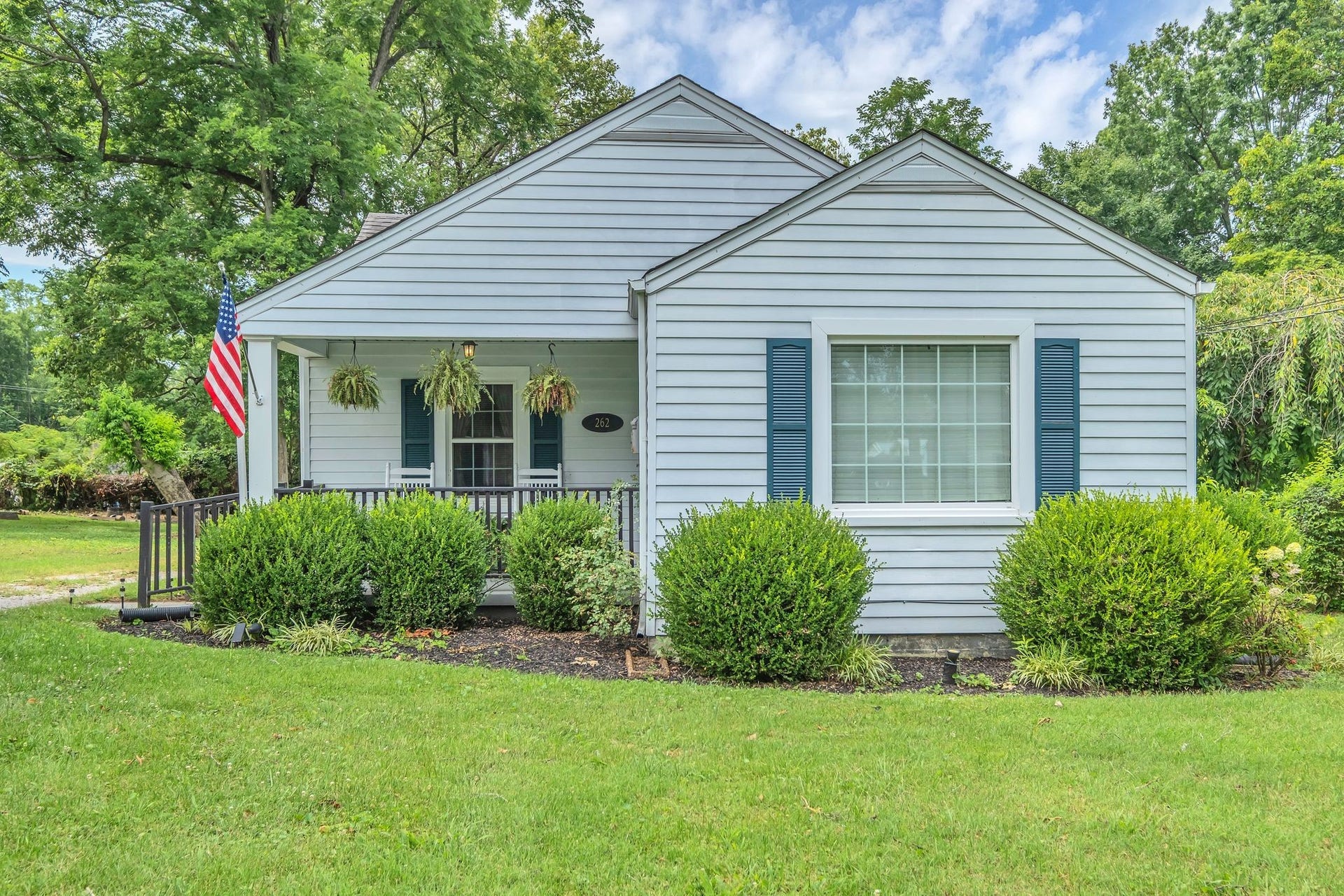 262 N Willomont Ave, Gallatin, TN 37066 262 N Willomont Ave, Gallatin, TN 37066