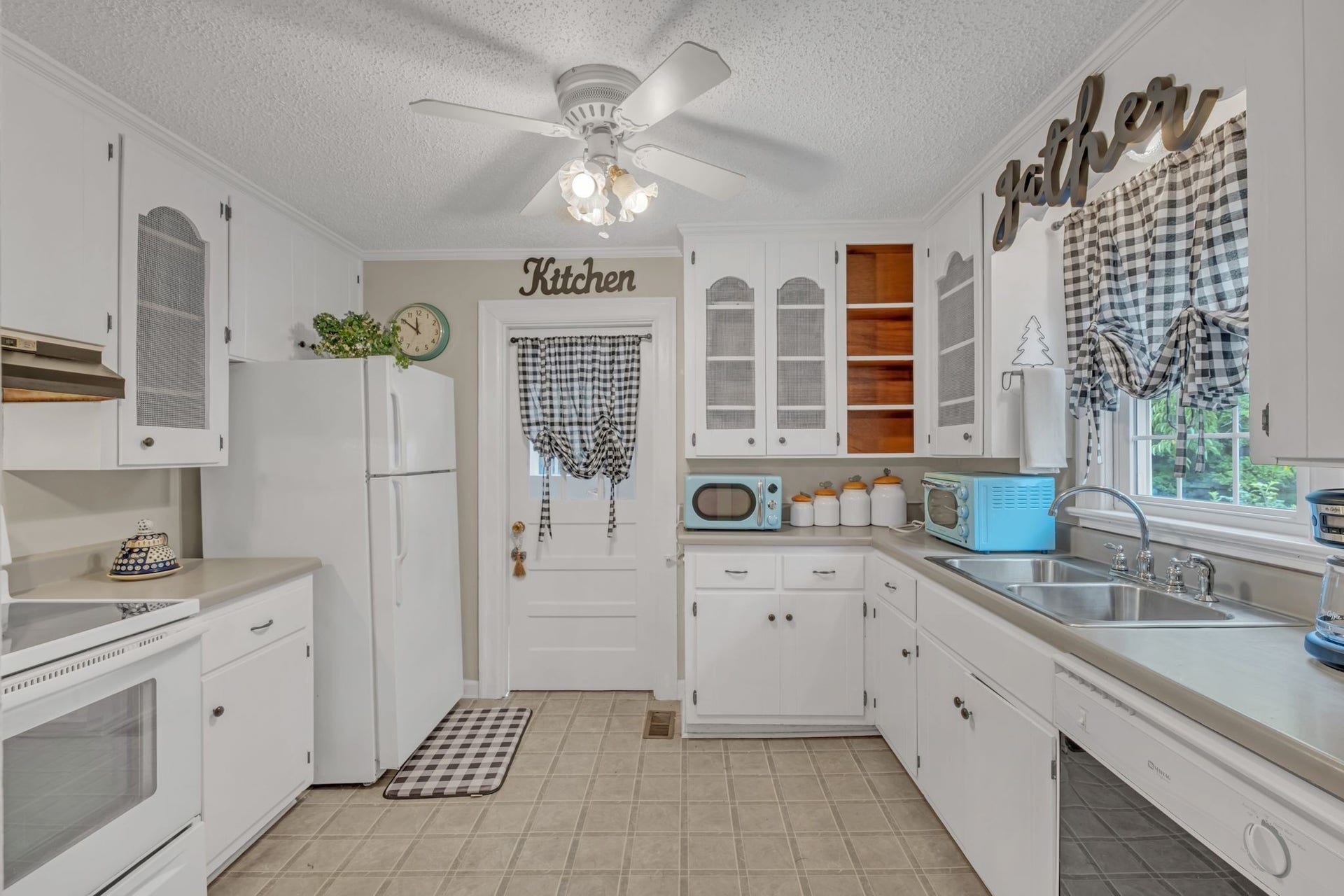 262 N Willomont Ave, Gallatin, TN 37066 262 N Willomont Ave, Gallatin, TN 37066