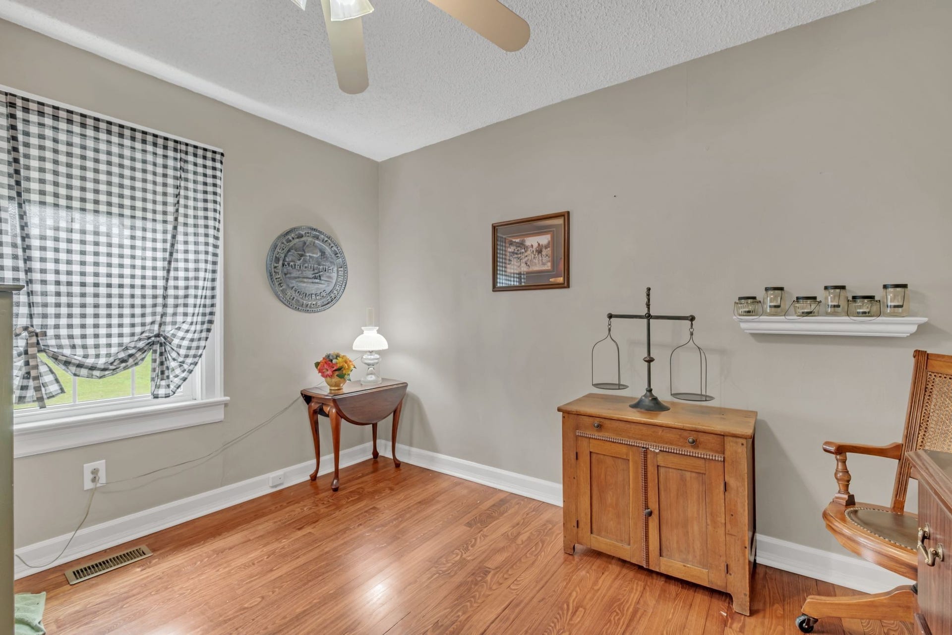 262 N Willomont Ave, Gallatin, TN 37066 262 N Willomont Ave, Gallatin, TN 37066