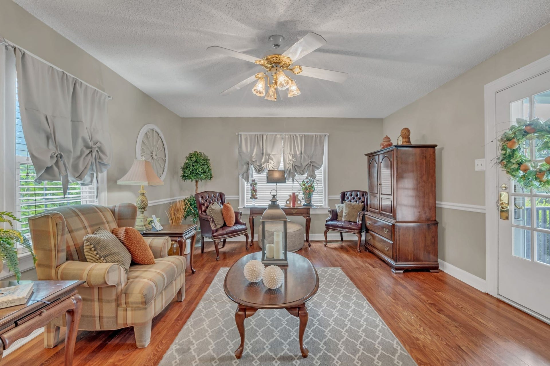 262 N Willomont Ave, Gallatin, TN 37066 262 N Willomont Ave, Gallatin, TN 37066