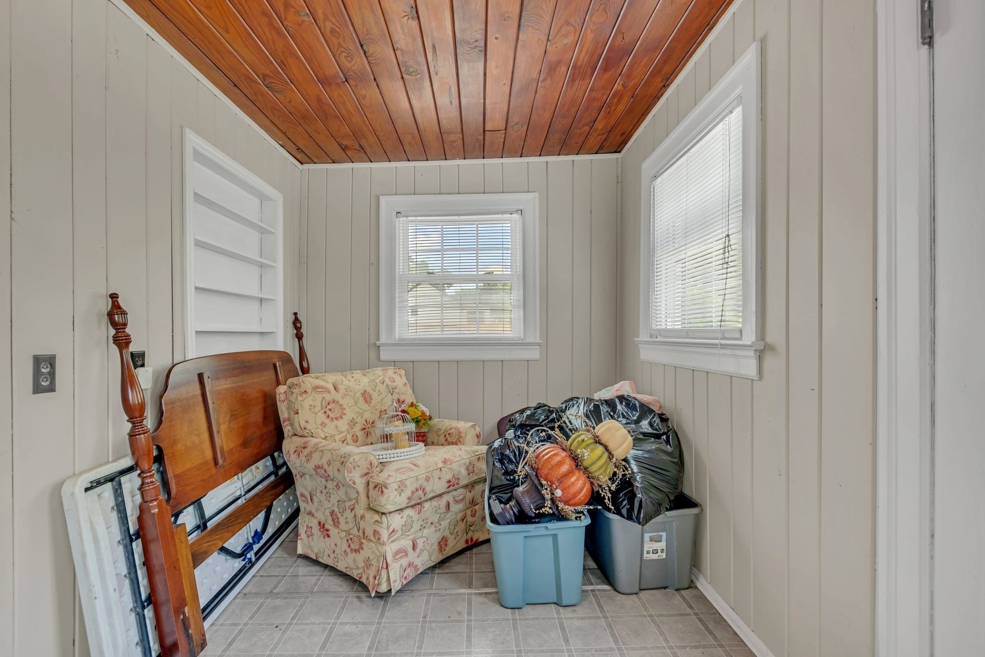 262 N Willomont Ave, Gallatin, TN 37066 262 N Willomont Ave, Gallatin, TN 37066