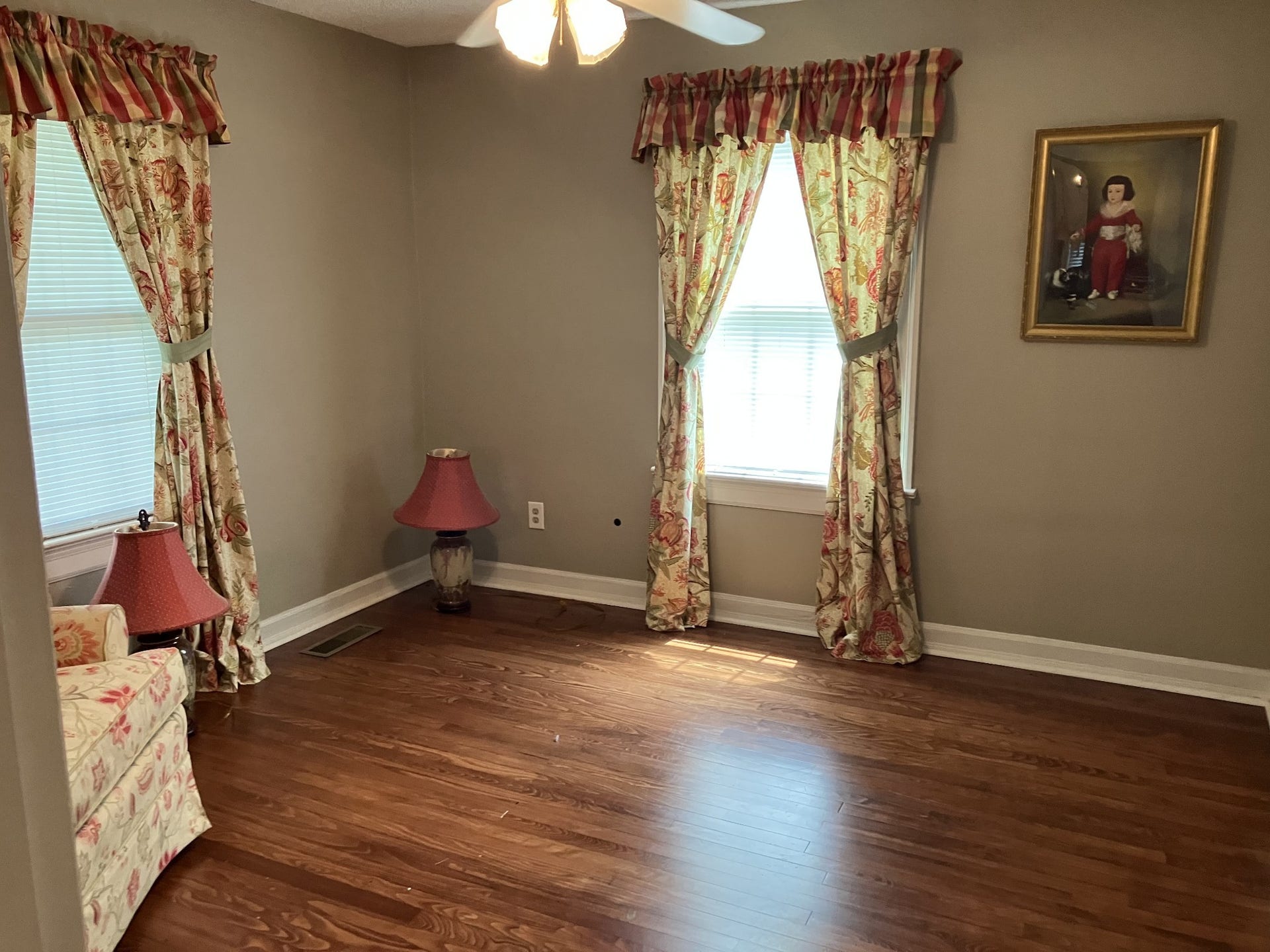 262 N Willomont Ave, Gallatin, TN 37066 262 N Willomont Ave, Gallatin, TN 37066