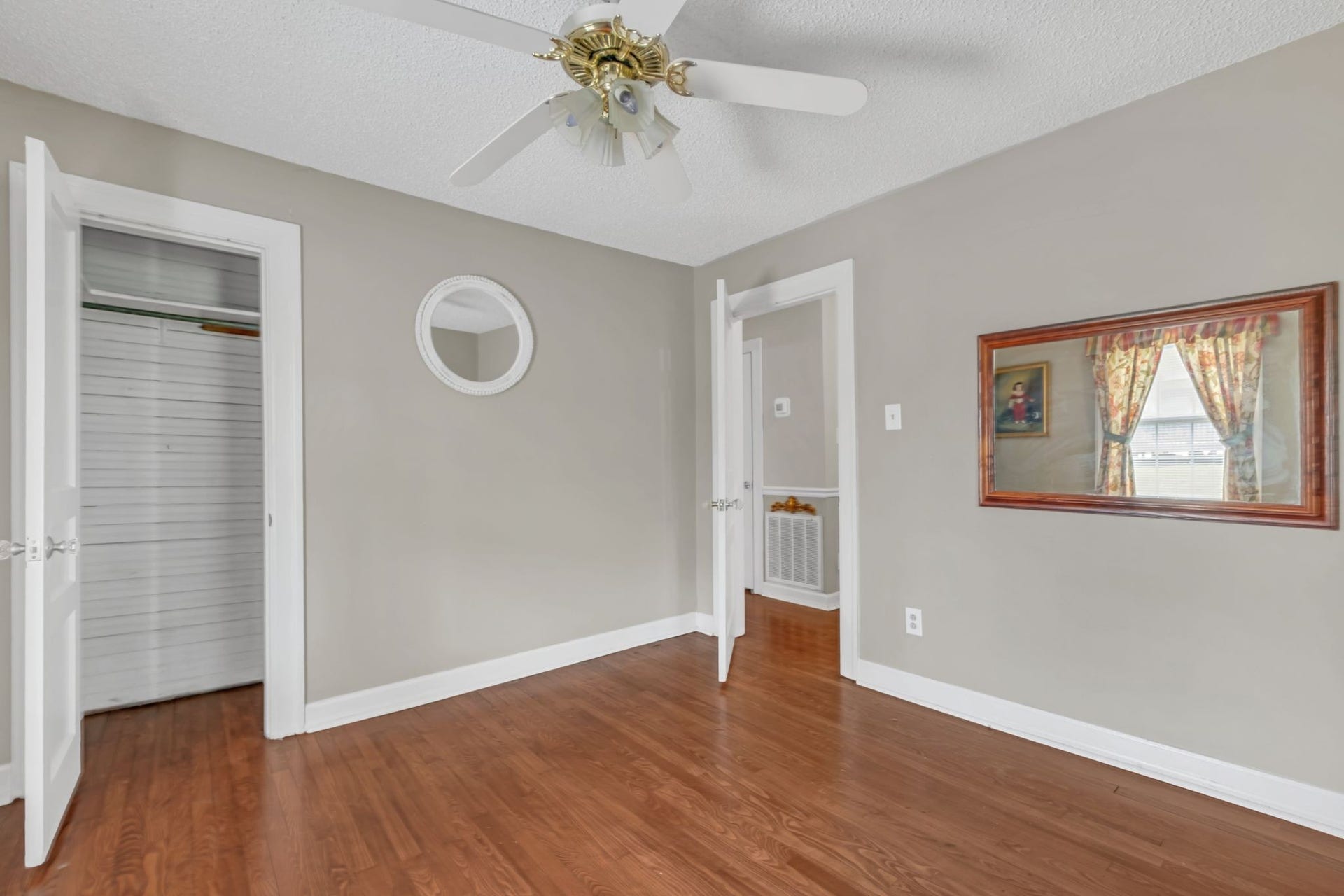 262 N Willomont Ave, Gallatin, TN 37066 262 N Willomont Ave, Gallatin, TN 37066
