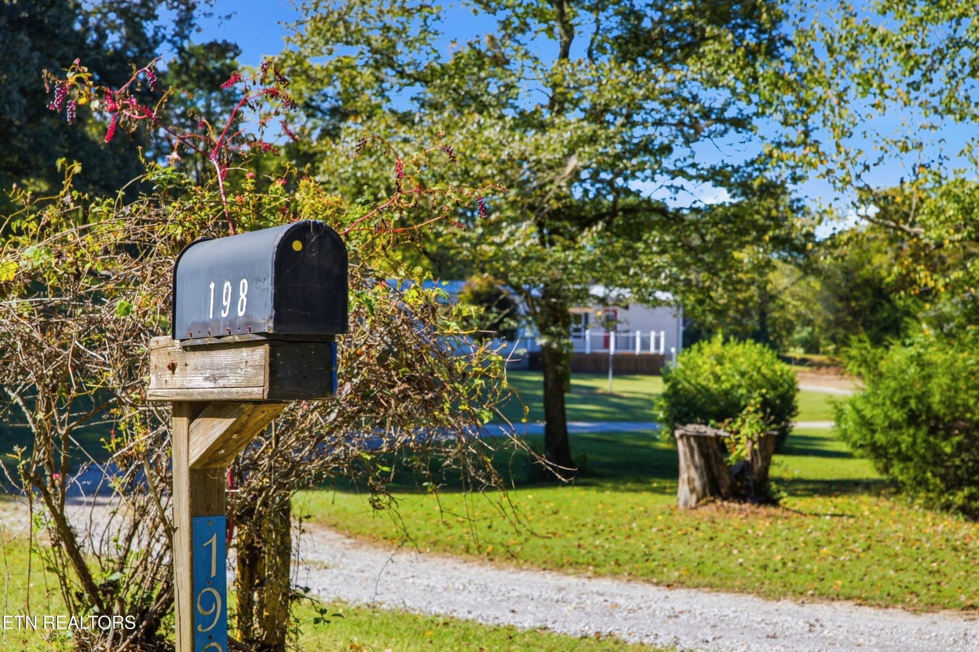 198 Crabtree Hollow Rd, Ten Mile, TN 37880 198 Crabtree Hollow Rd, Ten Mile, TN 37880