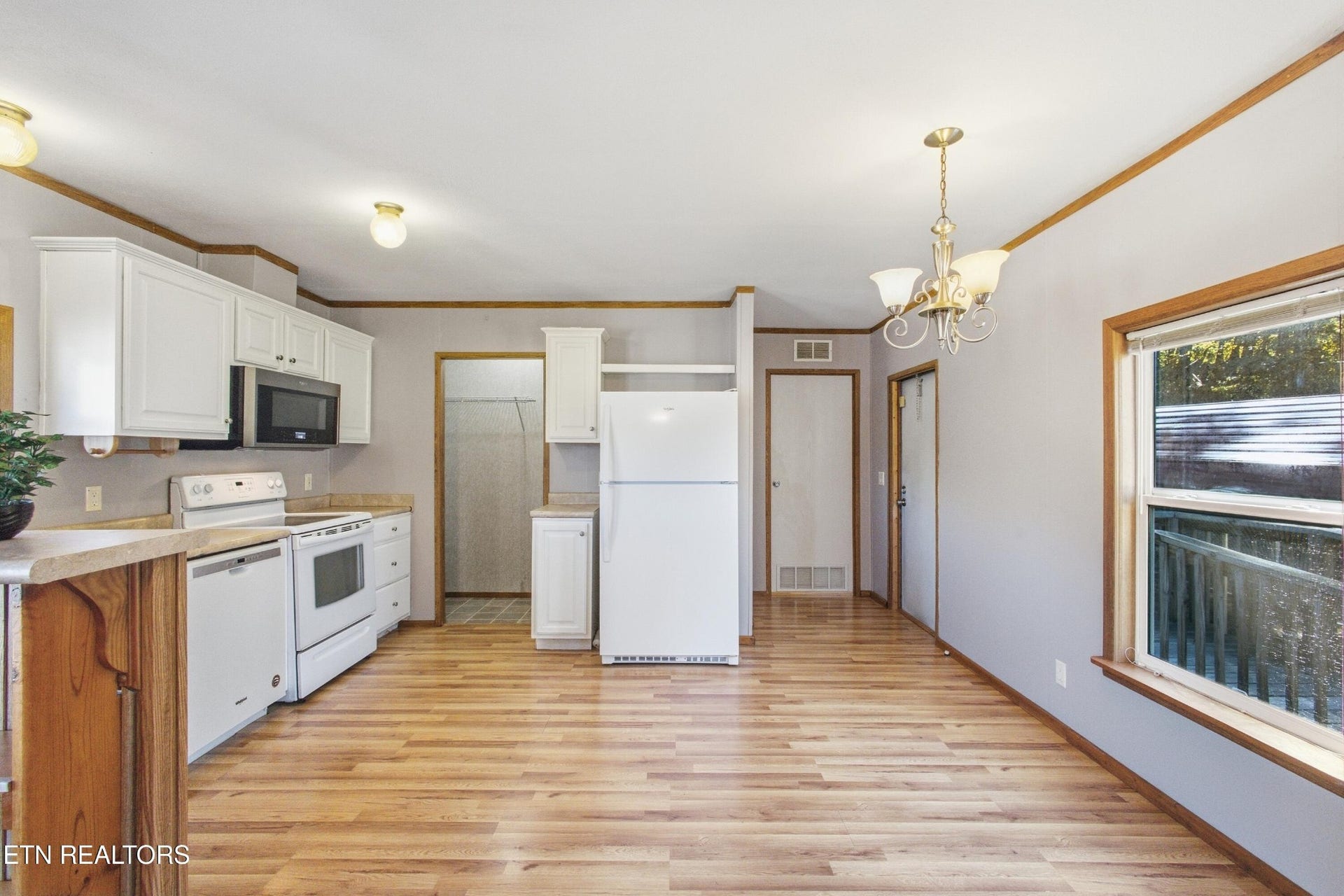 198 Crabtree Hollow Rd, Ten Mile, TN 37880 198 Crabtree Hollow Rd, Ten Mile, TN 37880