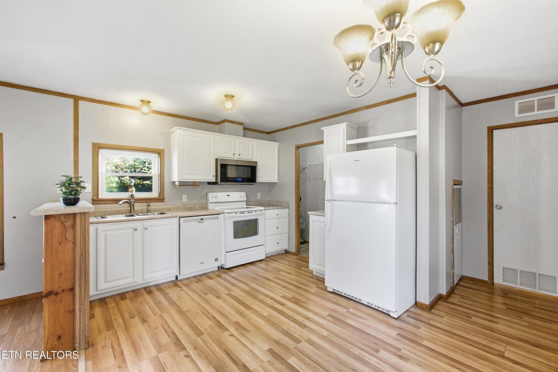 198 Crabtree Hollow Rd, Ten Mile, TN 37880 198 Crabtree Hollow Rd, Ten Mile, TN 37880