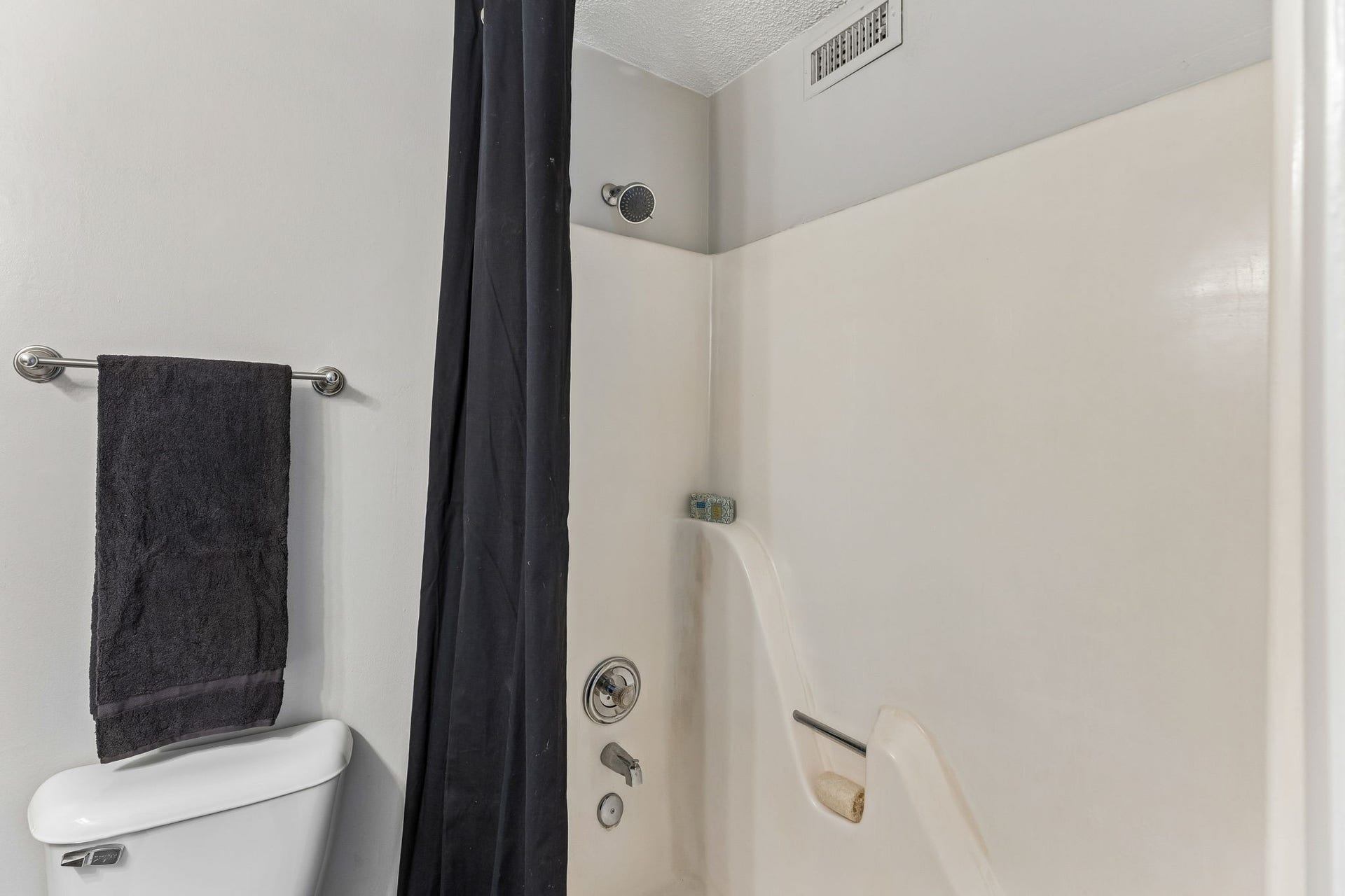 Shower/Tub combo of the owner's suite.