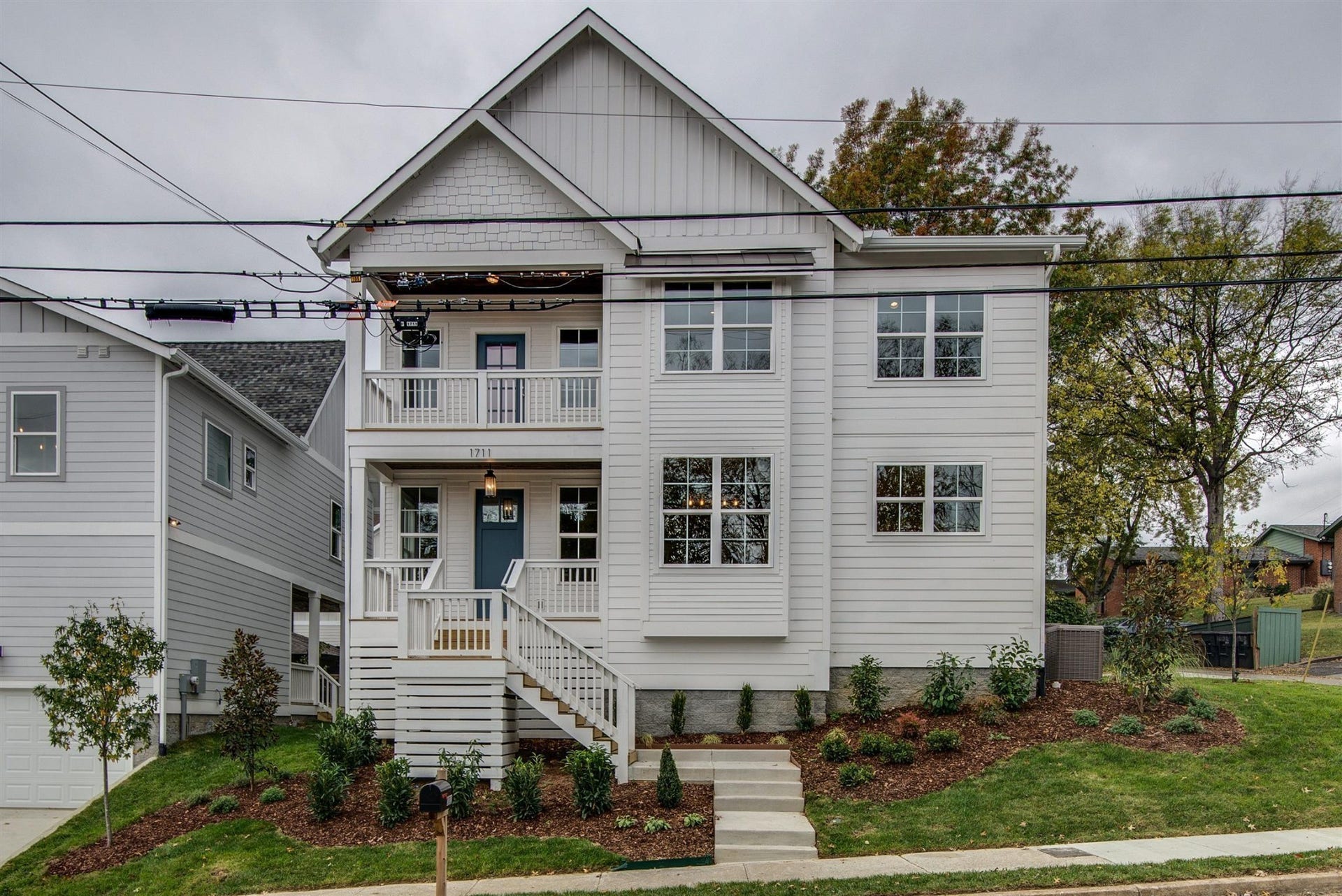 1711 10th Avenue S, Nashville, TN 37203 Gorgeous Residence faces East. Brand New residence with amazing finishes. Walking distance to 12th, Ave. South,less than a mile to Belmont University,1.6 miles to Vanderbilt. MUST SEE!