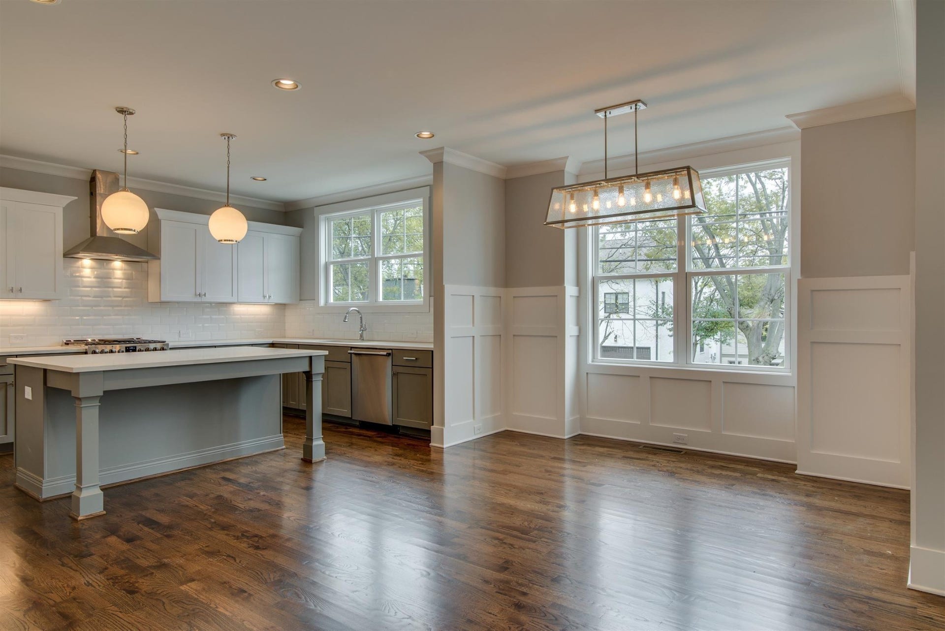1711 10th Avenue S, Nashville, TN 37203 Perfect natural lighting windows everywhere.
