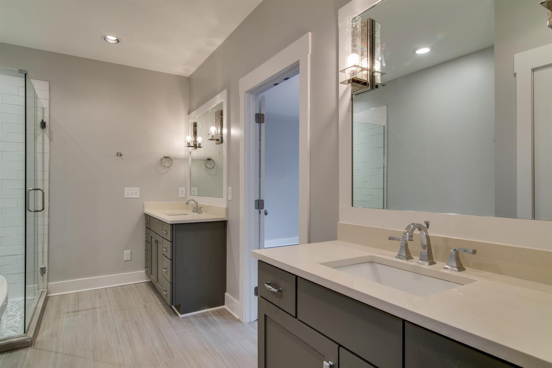 1711 10th Avenue S, Nashville, TN 37203 Master bathroom with double vanities.