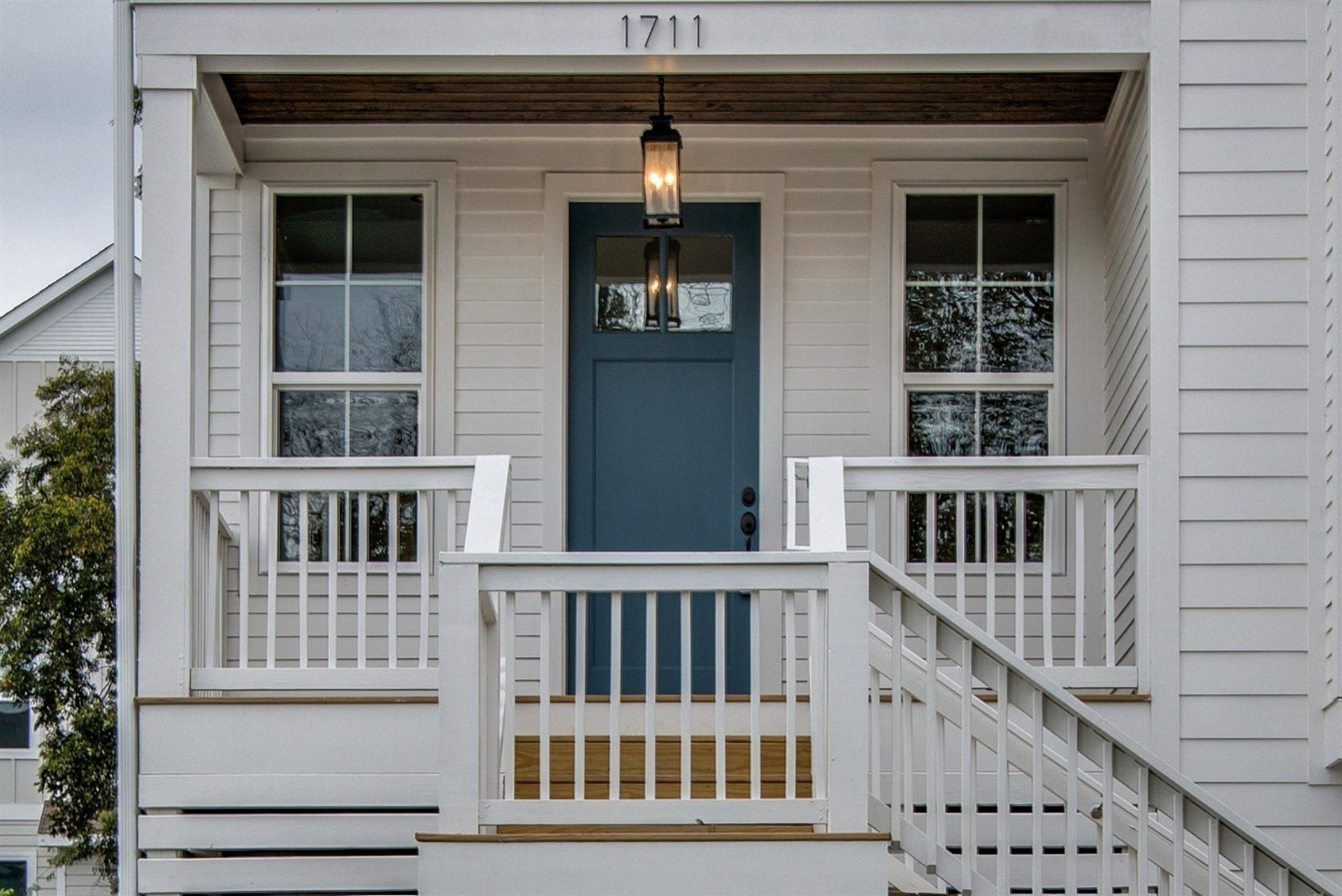 1711 10th Avenue S, Nashville, TN 37203 Covered front porch.