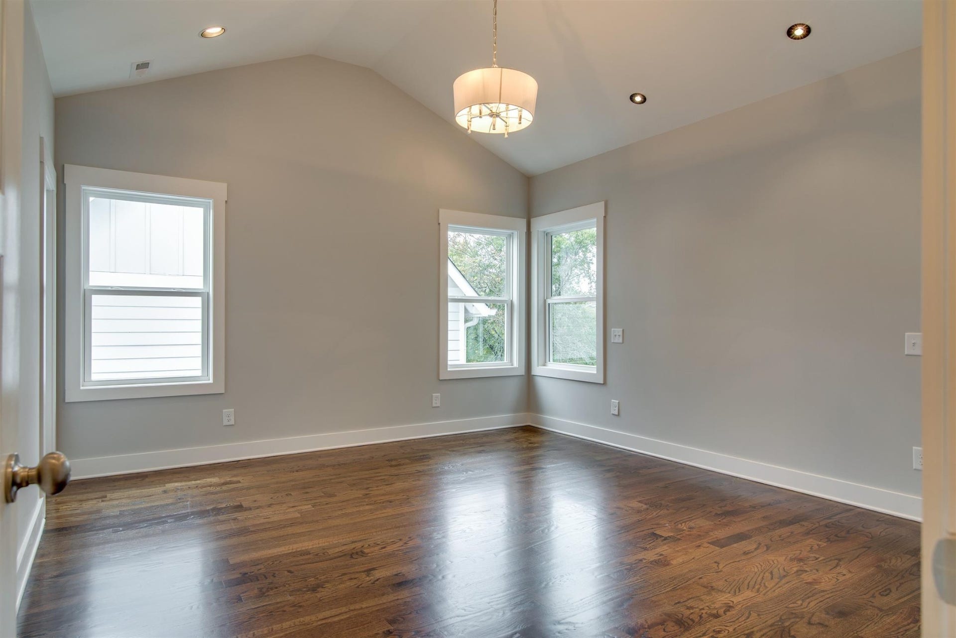 1711 10th Avenue S, Nashville, TN 37203 Master suite with vaulted ceilings.