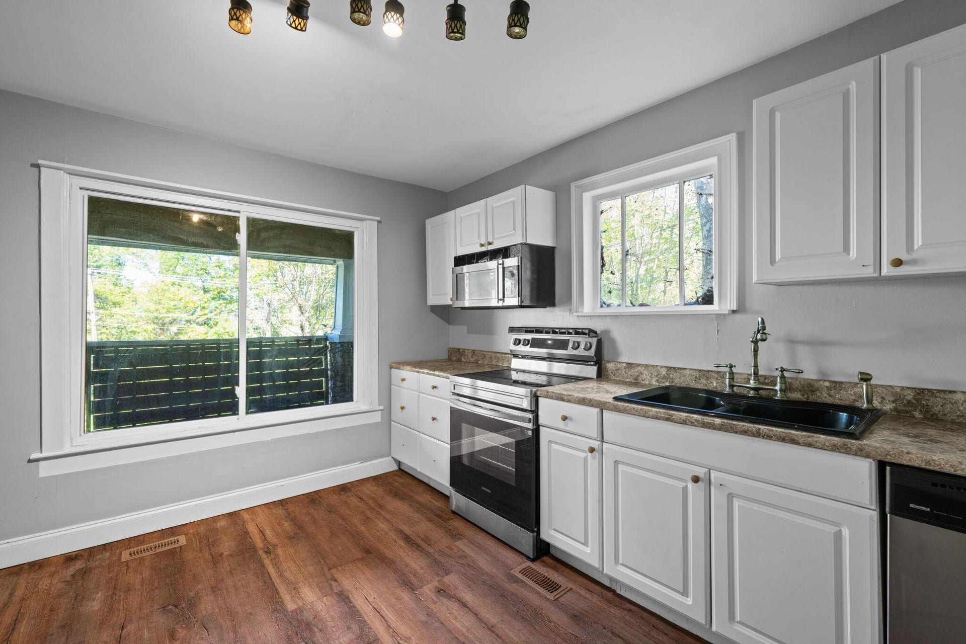 2320 Harrison Pike, Chattanooga, TN 37406 2320 Harrison Pike, Chattanooga, TN 37406