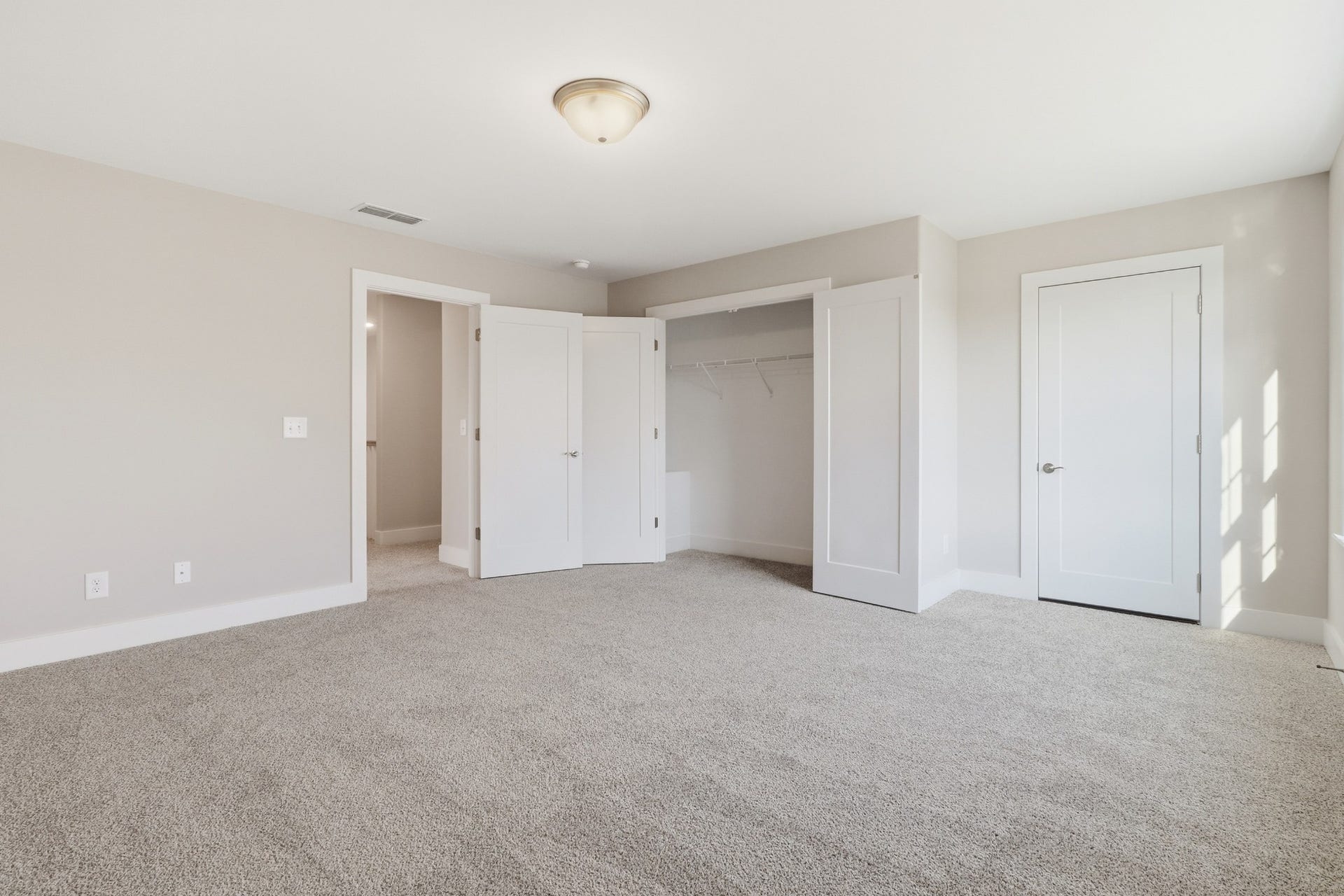 5605 Sinclair St, Murfreesboro, TN 37127 5605 Sinclair St, Murfreesboro, TN 37127
