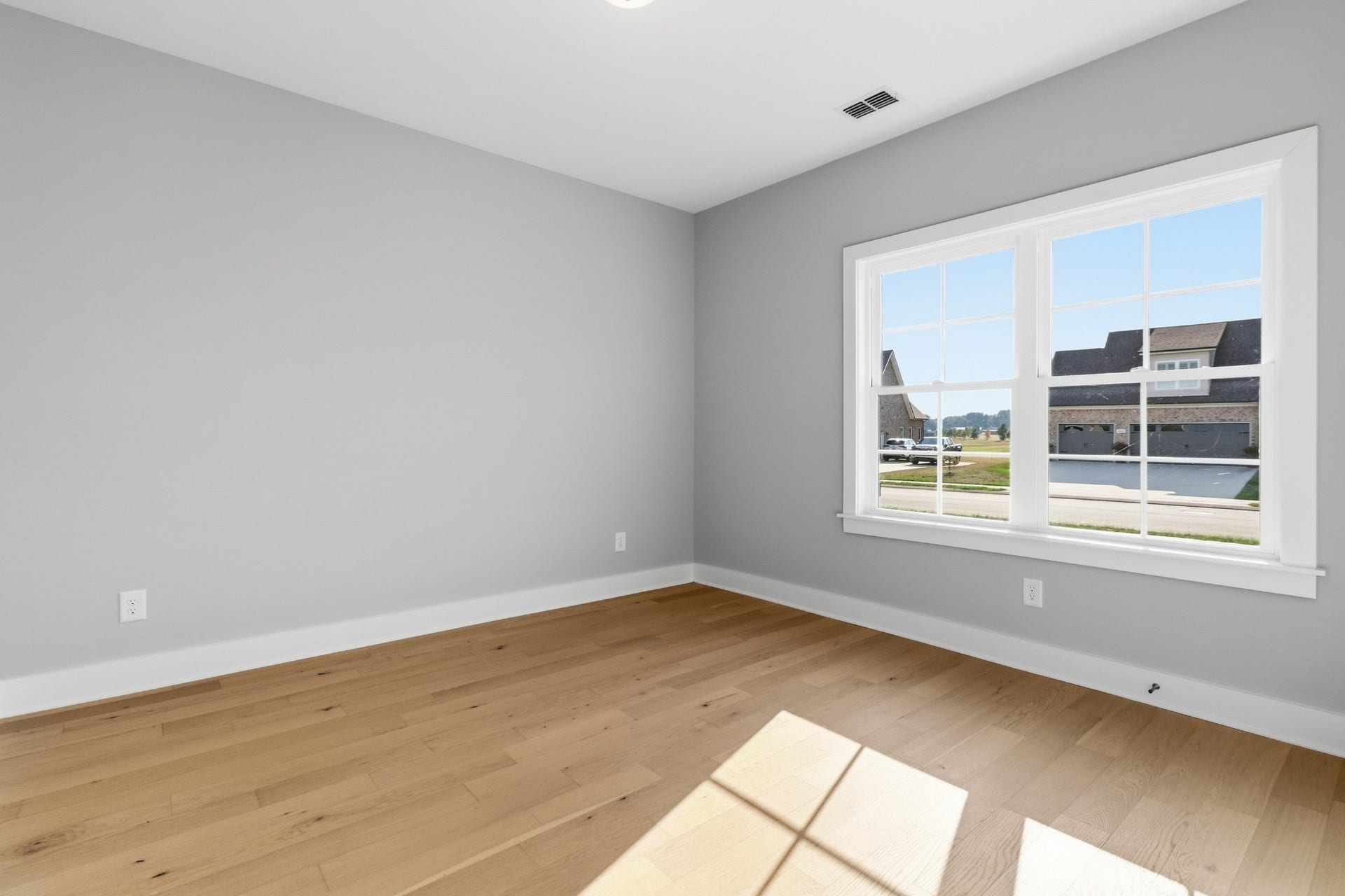 5605 Sinclair St, Murfreesboro, TN 37127 5605 Sinclair St, Murfreesboro, TN 37127